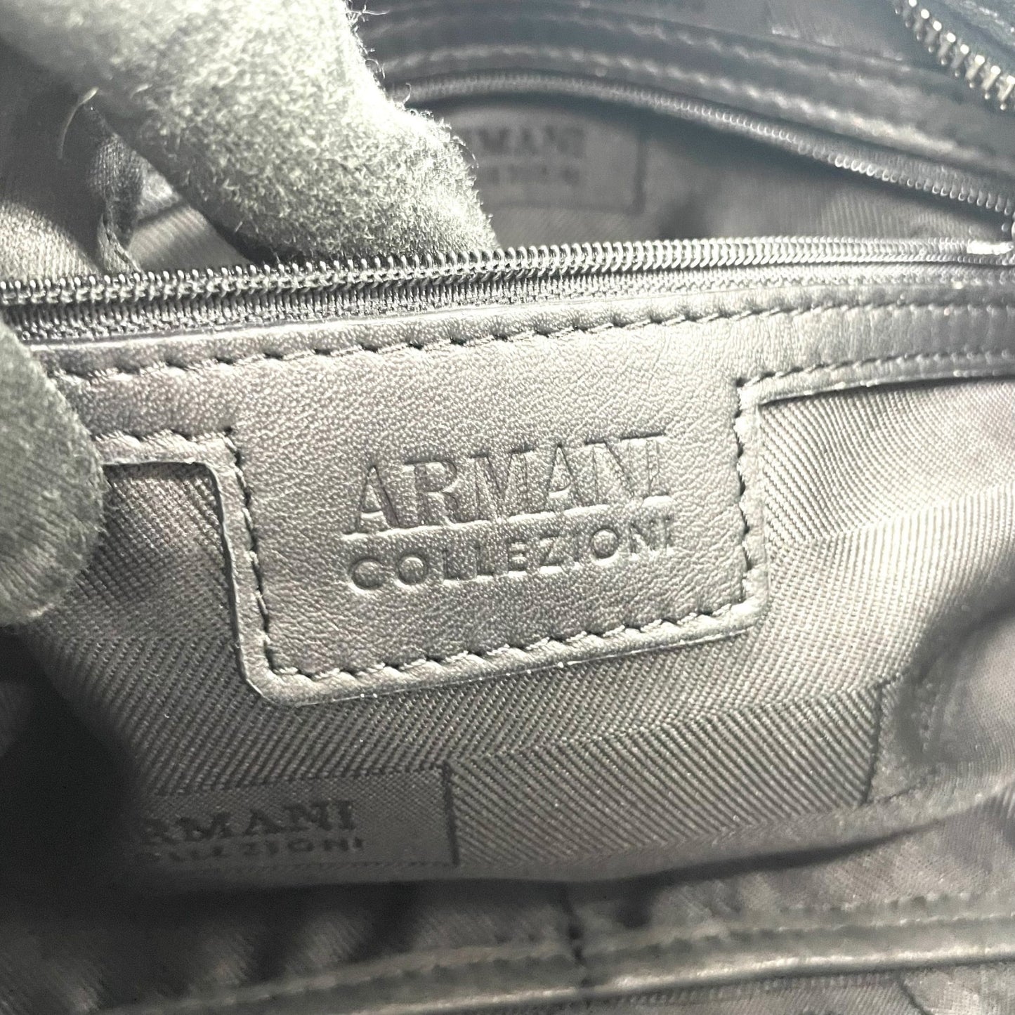 極美品 ARMANI COLLEZIONI アルマーニ コレッツォーニ レザー ワンショルダー ショルダーバッグ ブラック 本革 シルバー金具 ユニセックス メンズ レディース A1
