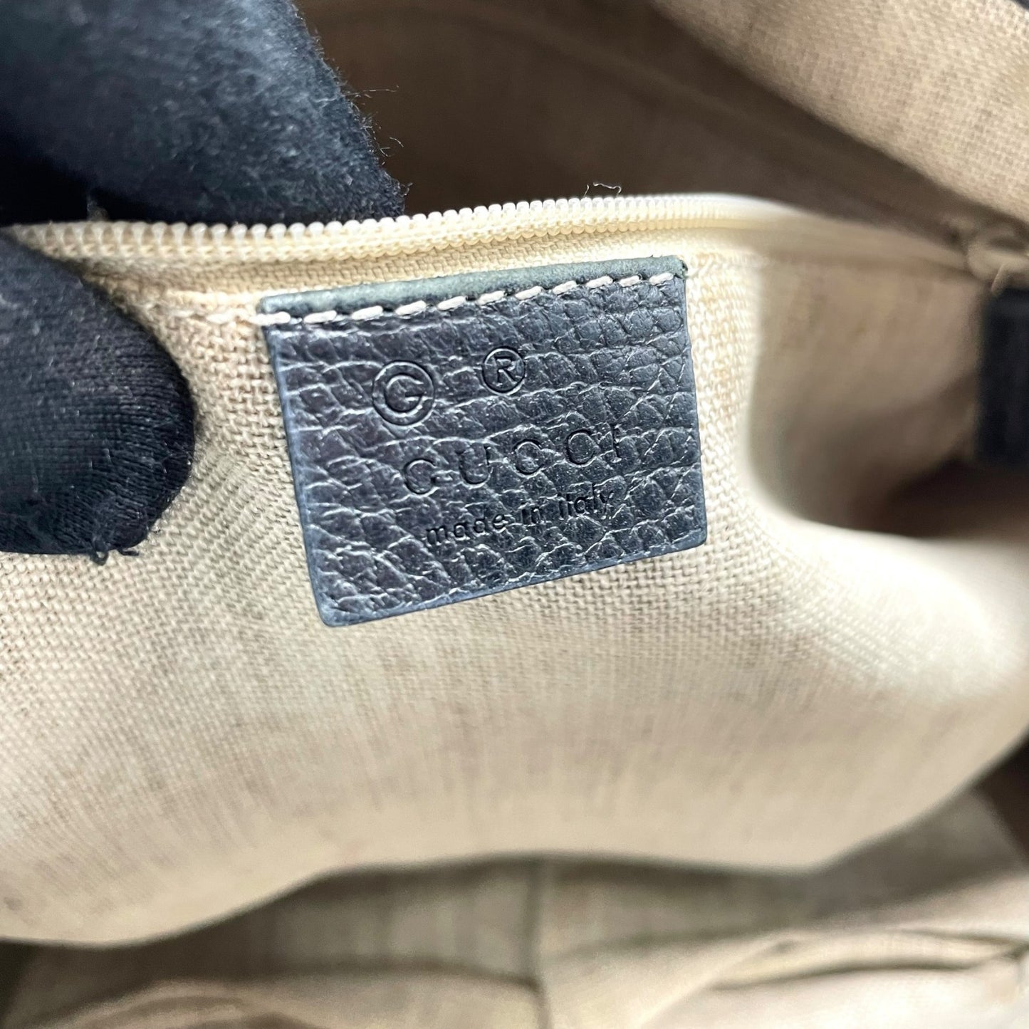 美品 GUCCI グッチ 2WAY ハンドバッグ ショルダーバッグ 449651 インターロッキングG ブラック レザー ゴールド金具 斜め掛け可 レディース D