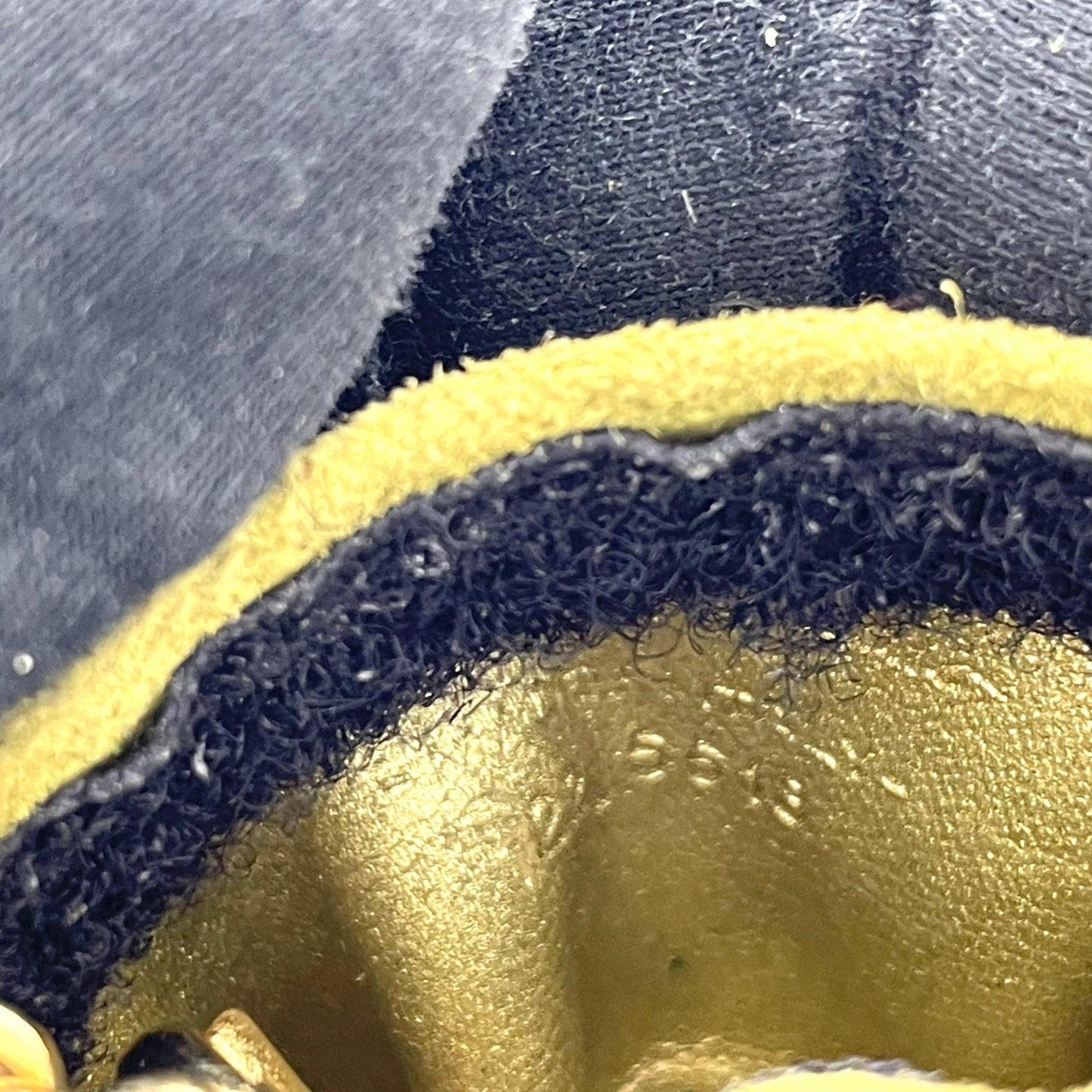 サルヴァトーレフェラガモ Ferragamo ヴァラリボン バッグチャーム キーホルダー コインケース 小物入れ スエード 緑 グリーン ゴールド金具 ボックス付 M3