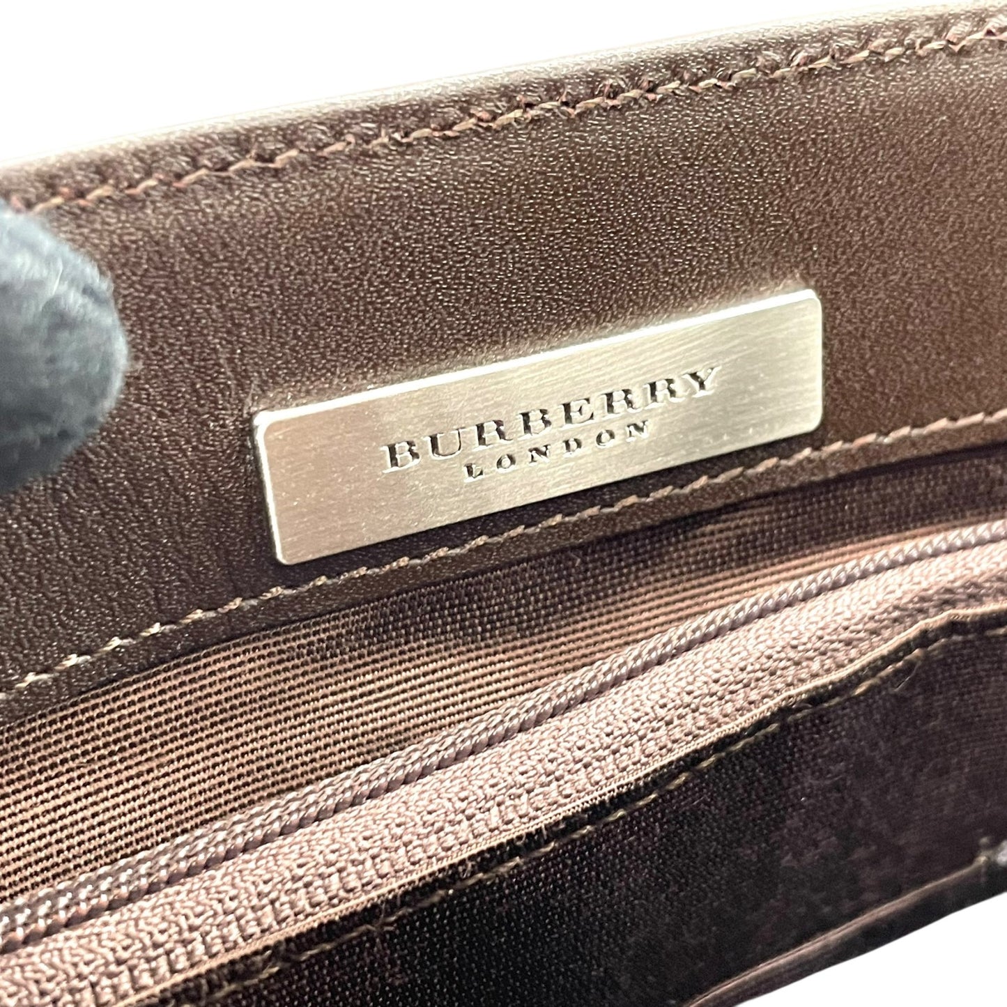 未使用級 BURBERRY バーバリー ショルダーバッグ ロゴ ステッチ 茶 ブラウン レザー スエード シルバー金具 クロスボディ 斜め掛け可 サコッシュ スマホショルダー レディース E