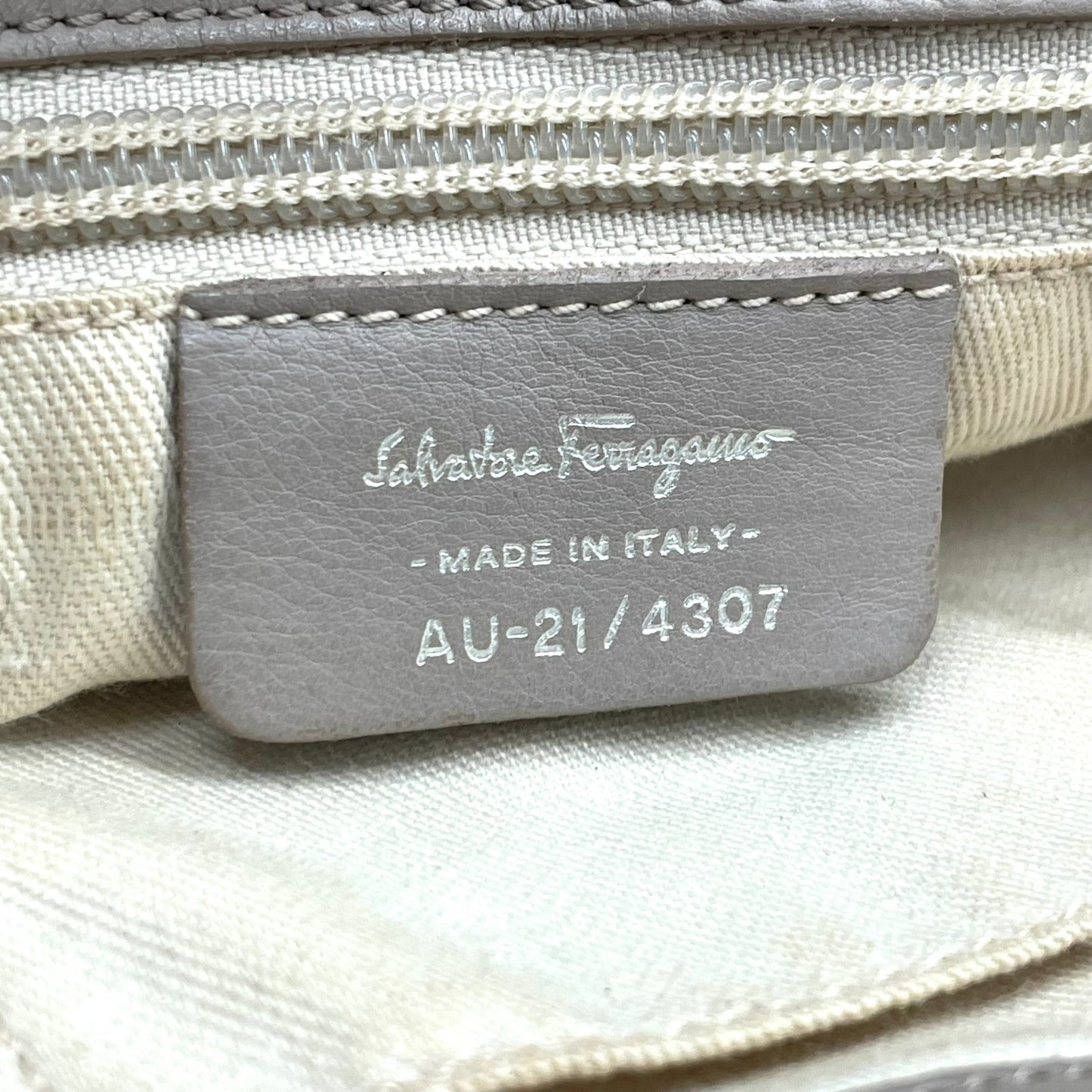 サルヴァトーレフェラガモ ハンドバッグ 編み込みレザーハンドル グレー キャンバス トートバッグ 肩掛け可能 K2