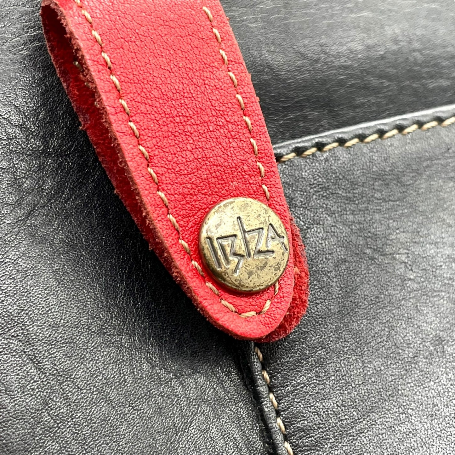 イビザ IBIZA レザーハンドバッグ バイカラー レッド×ブラック 赤 黒 木製リングデザイン レディース S68