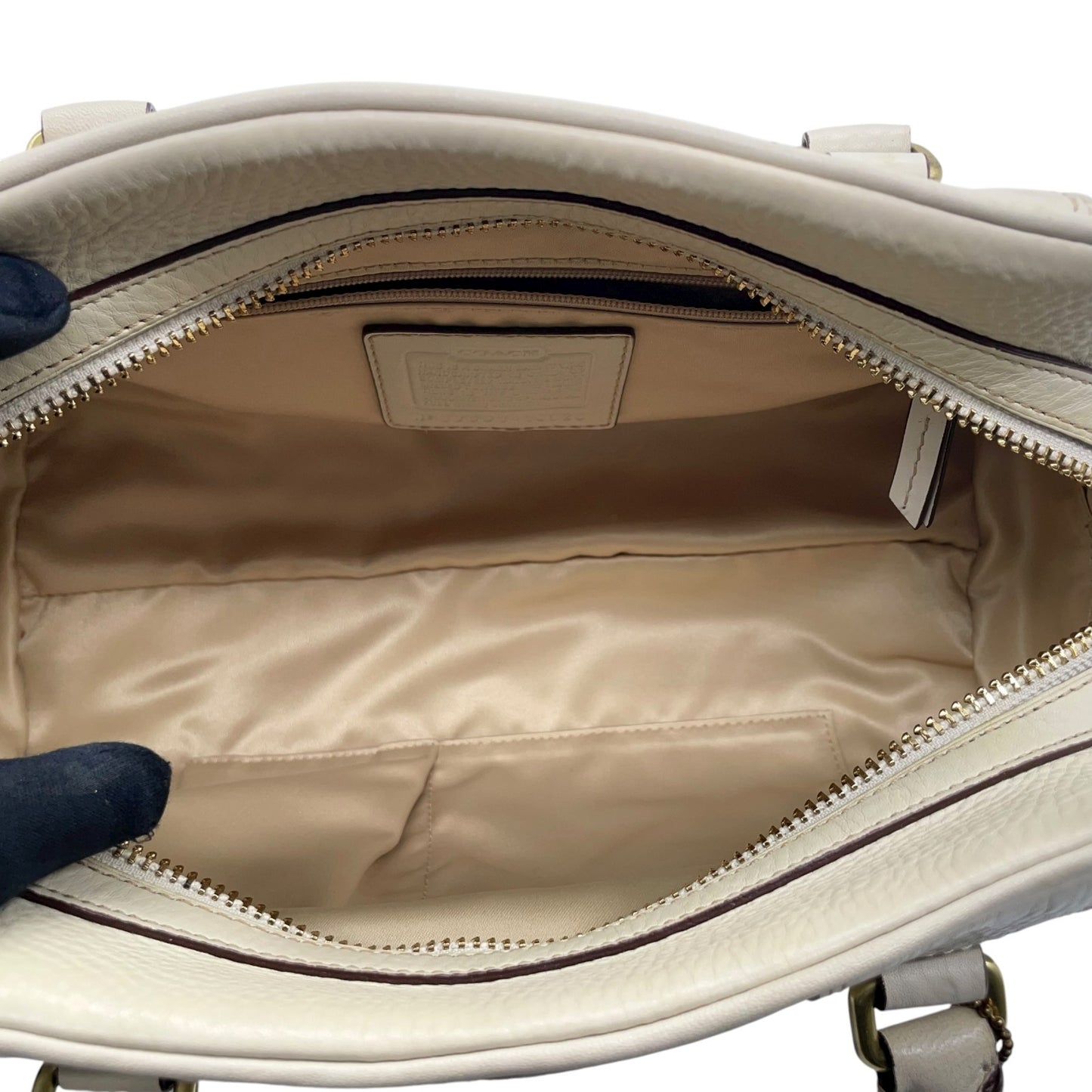 コーチ COACH ハンドバッグ レザー 白 ホワイト系 チャーム タグ付き フリンジ レディース T3