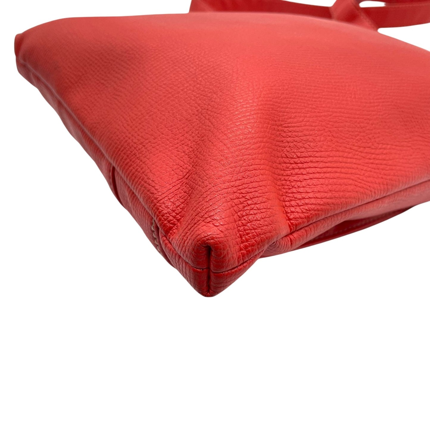 モノコムサ MONO COMME CA ショルダーバッグ レッド レザー フラップポケット付き スタイリッシュ T2