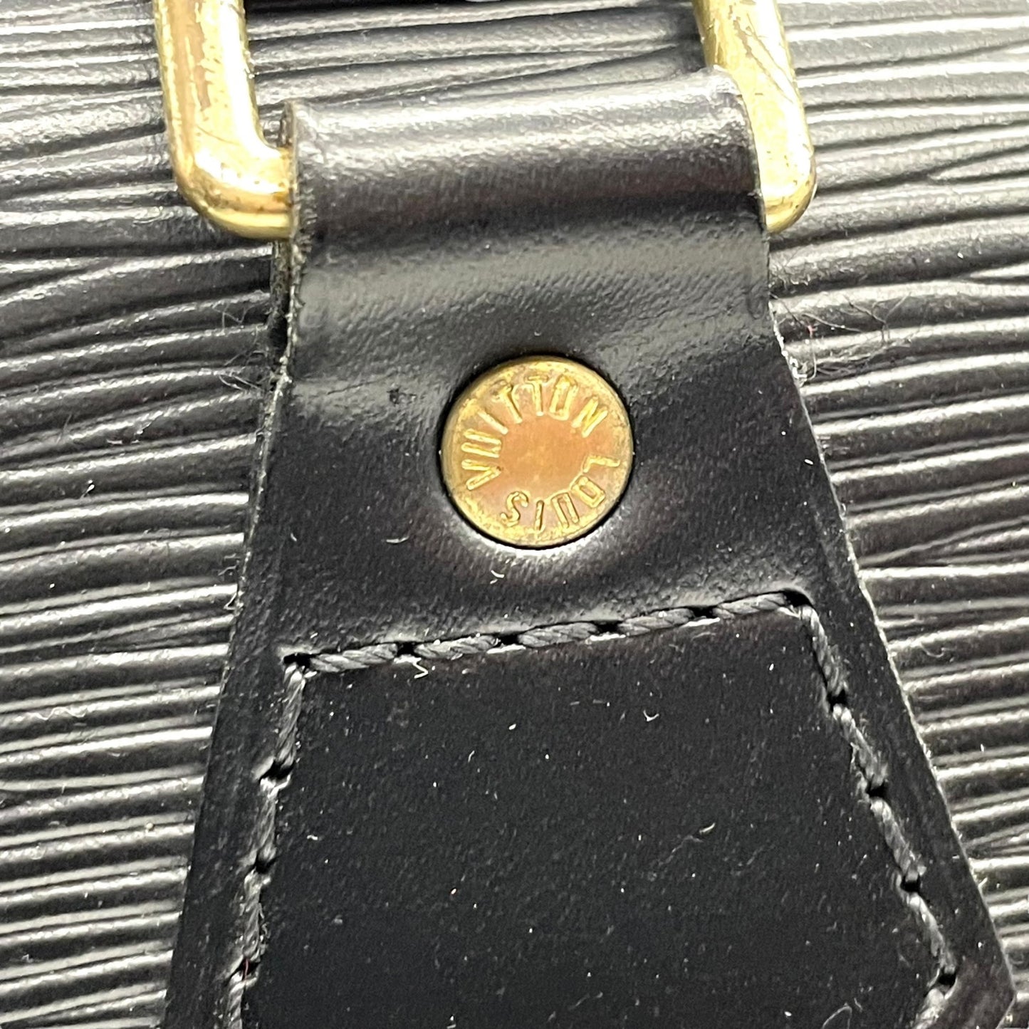 ルイヴィトン LOUIS VUITTON LV エピ アルマ ショルダーバッグ ハンドバッグ ドーム型 パドロック付き 2WAY ノワール ブラック 黒 ゴールド金具 D