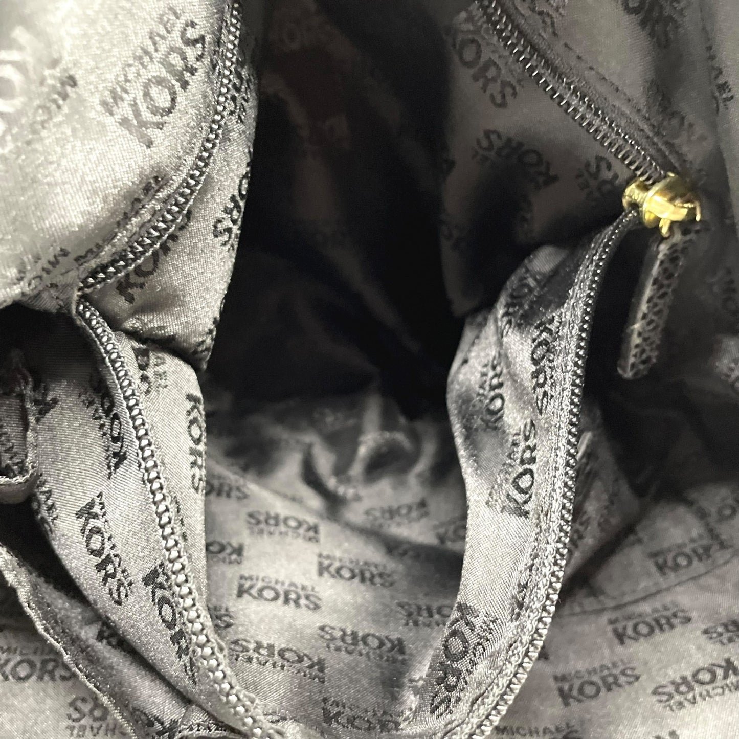 美品 マイケルコース MICHAEL KORS 型押し レザー トートバッグ ショルダー 肩掛け 黒 ブラック 金金具 ゴールド金具 C10