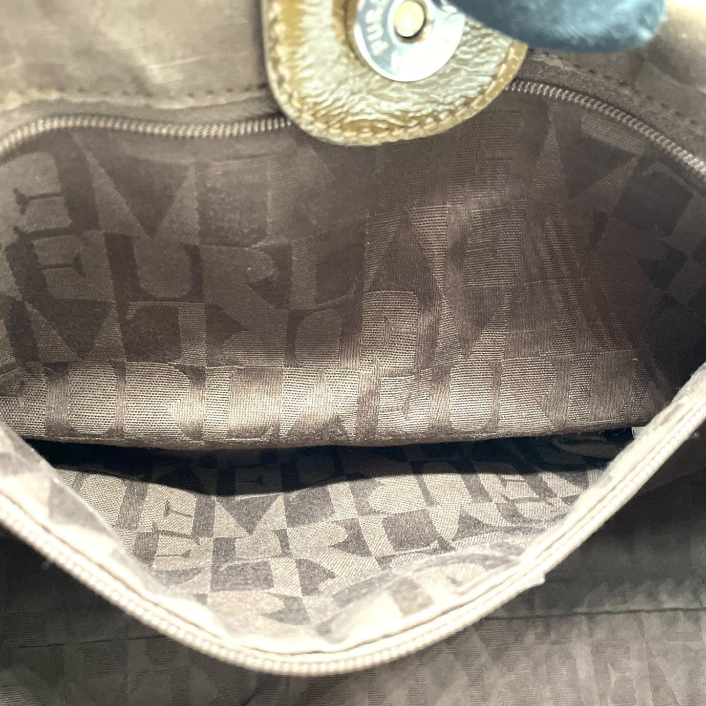 フルラ FURLA ラフィア レザー ハンドバッグ トート カーキ ベージュ ナチュラル 高級感 かごバッグ C2