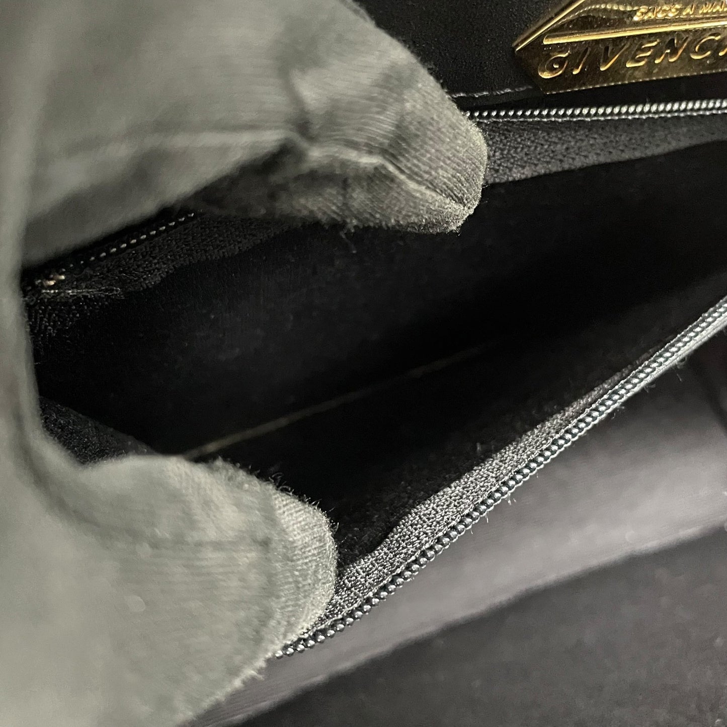 美品 ジバンシィ GIVENCHY ジバンシー レザー ハンドバッグ トートバッグ 黒 ブラック ロゴボタン フラップ フォーマルバッグ C1