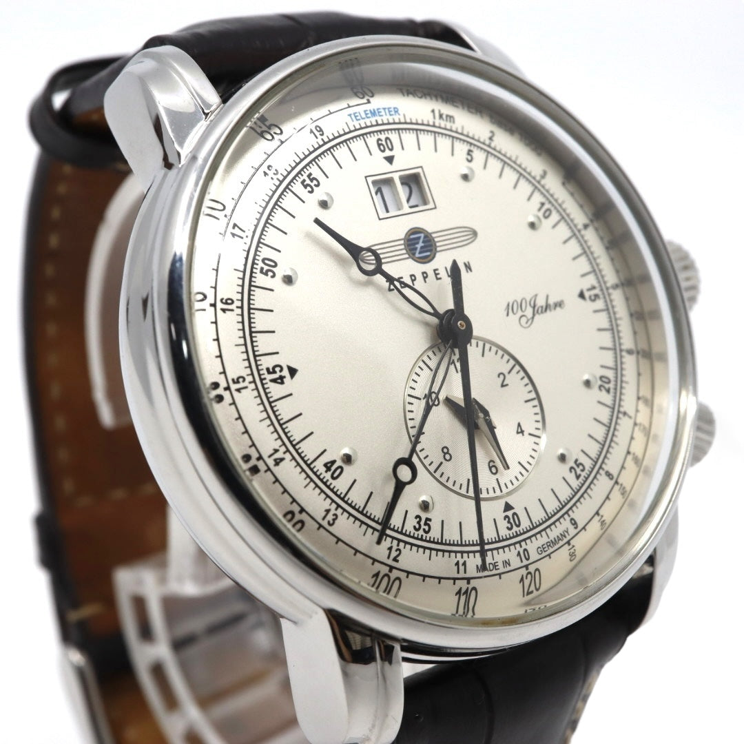 【極美品/電池交換済】 ZEPPELIN ツェッペリン 100周年記念モデル 7640-1 腕時計 メンズ クロノグラフ ビッグデイト アイボリー文字盤 ブラウンレザー ドイツ製 パイロットウォッチ クラシック エレガント アナログ クォーツ 稼働品 G2