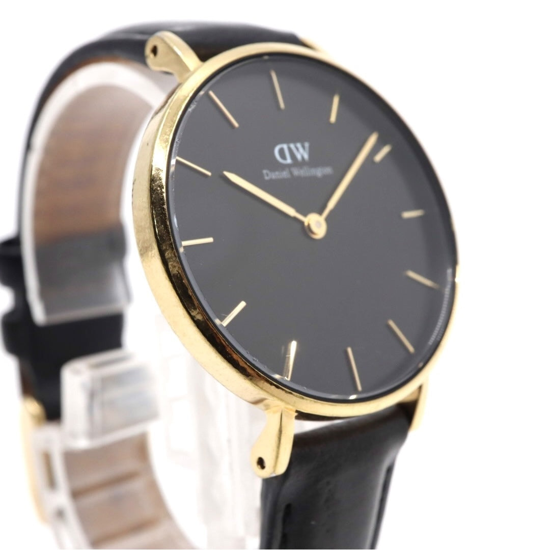 【美品／電池交換済】ダニエルウェリントン DW Petite 腕時計 レディース K32GB06 クオーツ アナログ ラウンド ブラック文字盤 ゴールドケース レザーベルト クラシック エレガント ミニマルデザイン クリーニング済 稼働品 G2