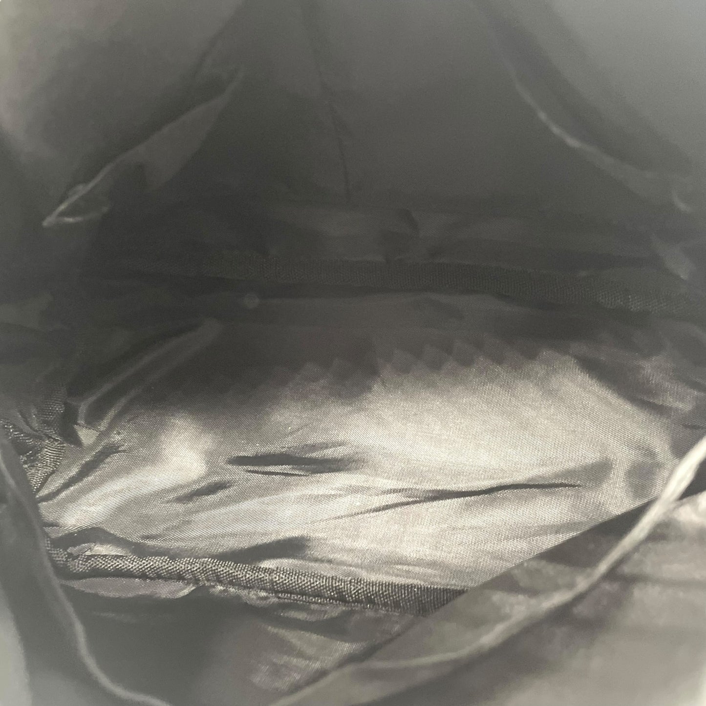 マリークヮント MARY QUANT 2WAY ハンドバッグ ショルダーバッグ 黒 ブラック レザー調 フラワー 花 モチーフ 金金具 ゴールド金具 チャーム付き T8