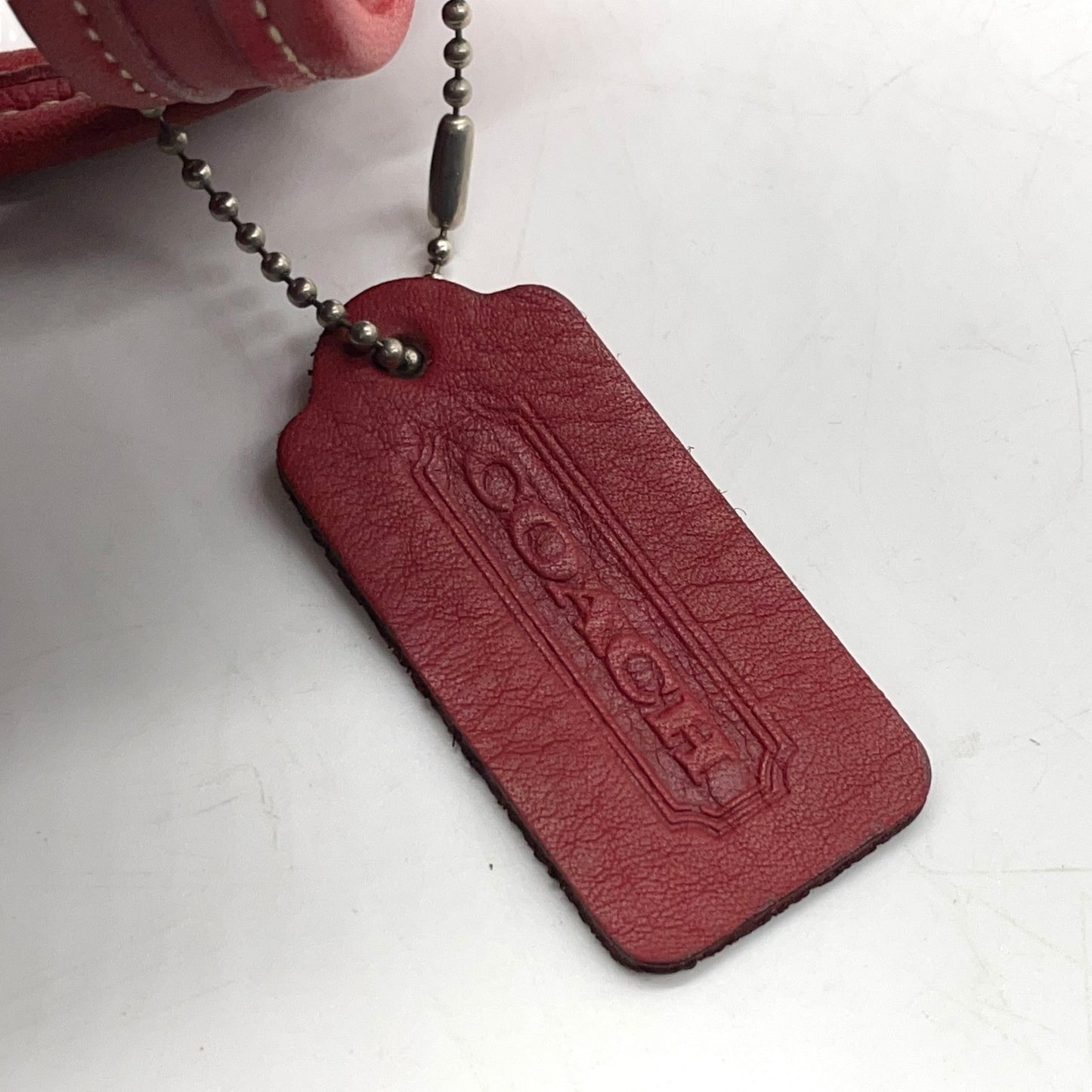 コーチ COACH キャンバス レザー ショルダーバッグ ワンショルダー 6114 ベージュ 赤 レッド フラップデザイン ロゴチャーム付き 上品カラー U17