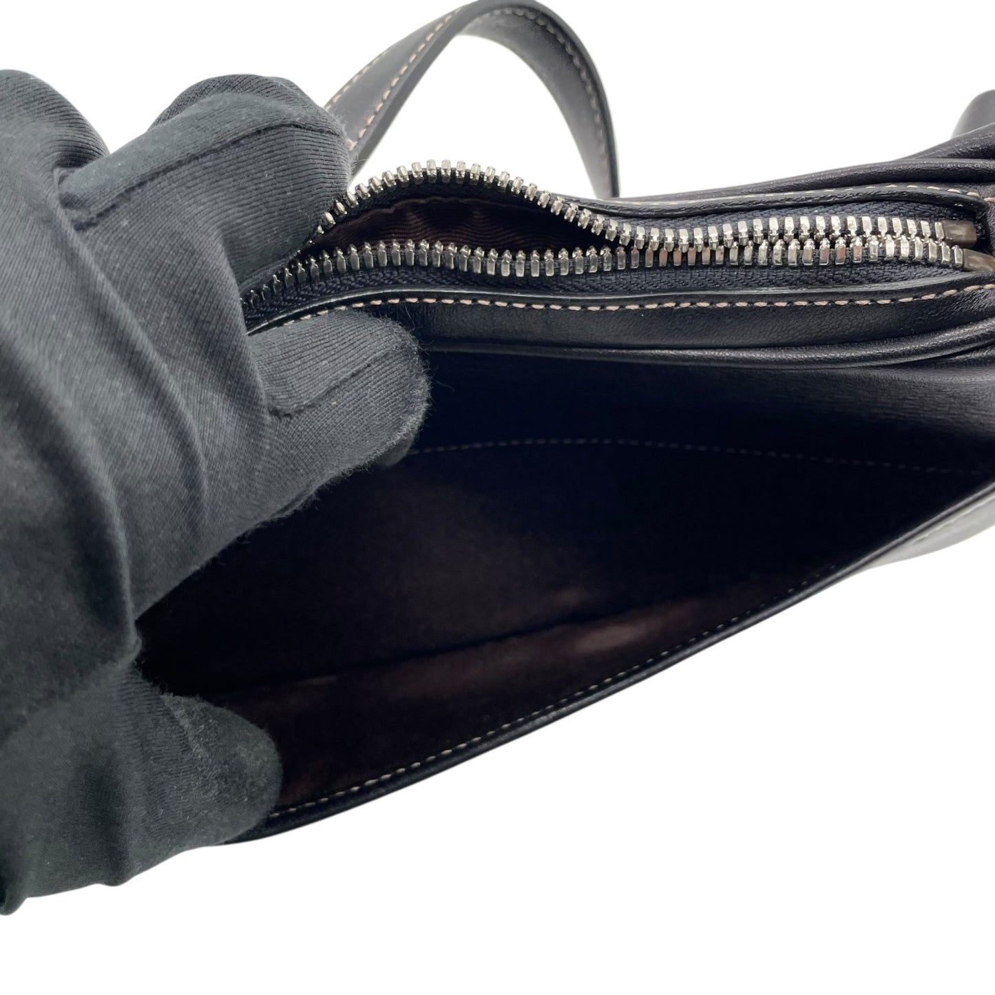 コーチ COACH レザー ワンショルダー バッグ 7593 ホーボー 黒 ブラック シルバー金具 ロゴチャーム付き シンプル 高級感 レディース U17