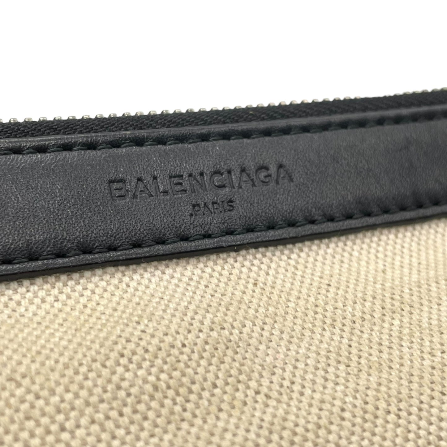 BALENCIAGA バレンシアガ カバ ハンドバッグ トートバッグ ホワイト ブラック キャンバス レザー ロゴ入り ポーチ付き レディース デザイン シンプル Z3