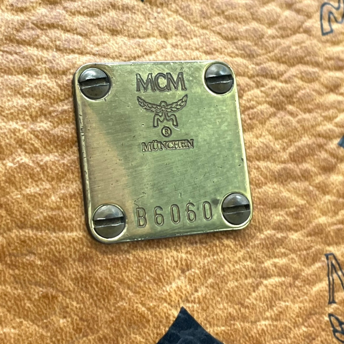 エムシーエム MCM ヴィセトス 2WAY ハンドバッグ ミニボストンバッグ ショルダーバッグ 茶 ブラウン コニャック レザー ゴールド金具 斜め掛け可 レディース C