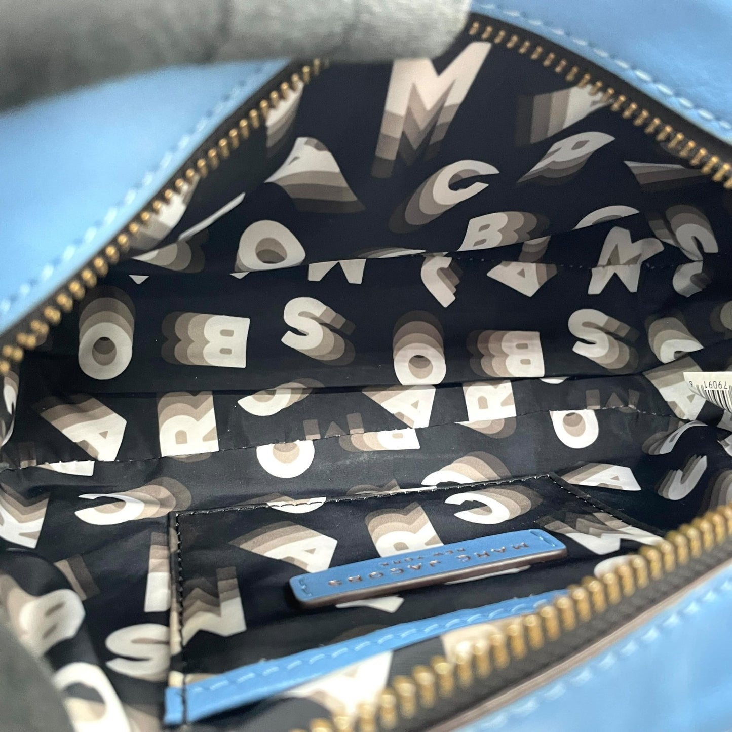 Authentic MARC JACOBS Flash Leather Crossbody Camera Bag Blue Leather Gold Hardware Women's Logo