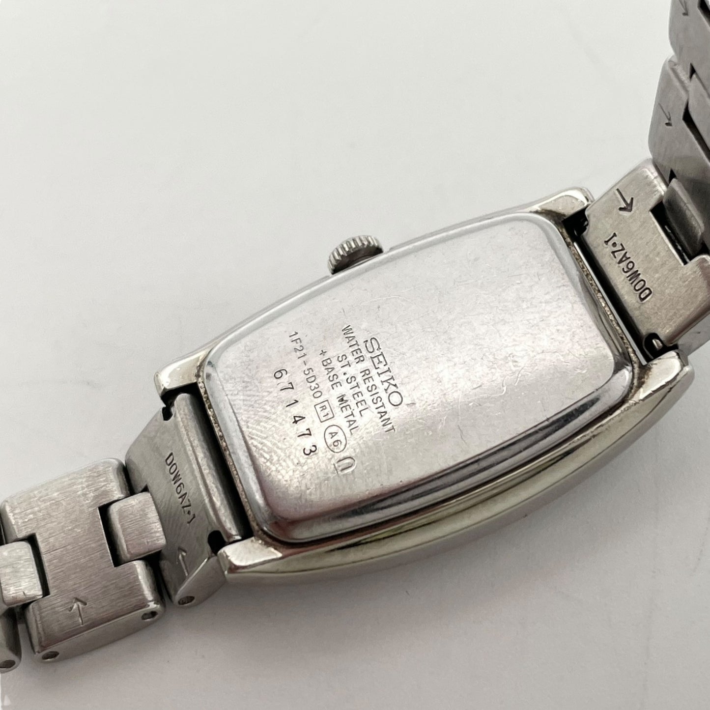 【稼働品】セイコー SEIKO ルキア LUKIA 腕時計 ウォッチ 1F21-5D30 レディース クオーツ トノー 樽型 アナログ エレガント ドレスウォッチ アイボリー文字盤 シルバー ステンレススチール製 ビジネスシーン クリーニング済み G