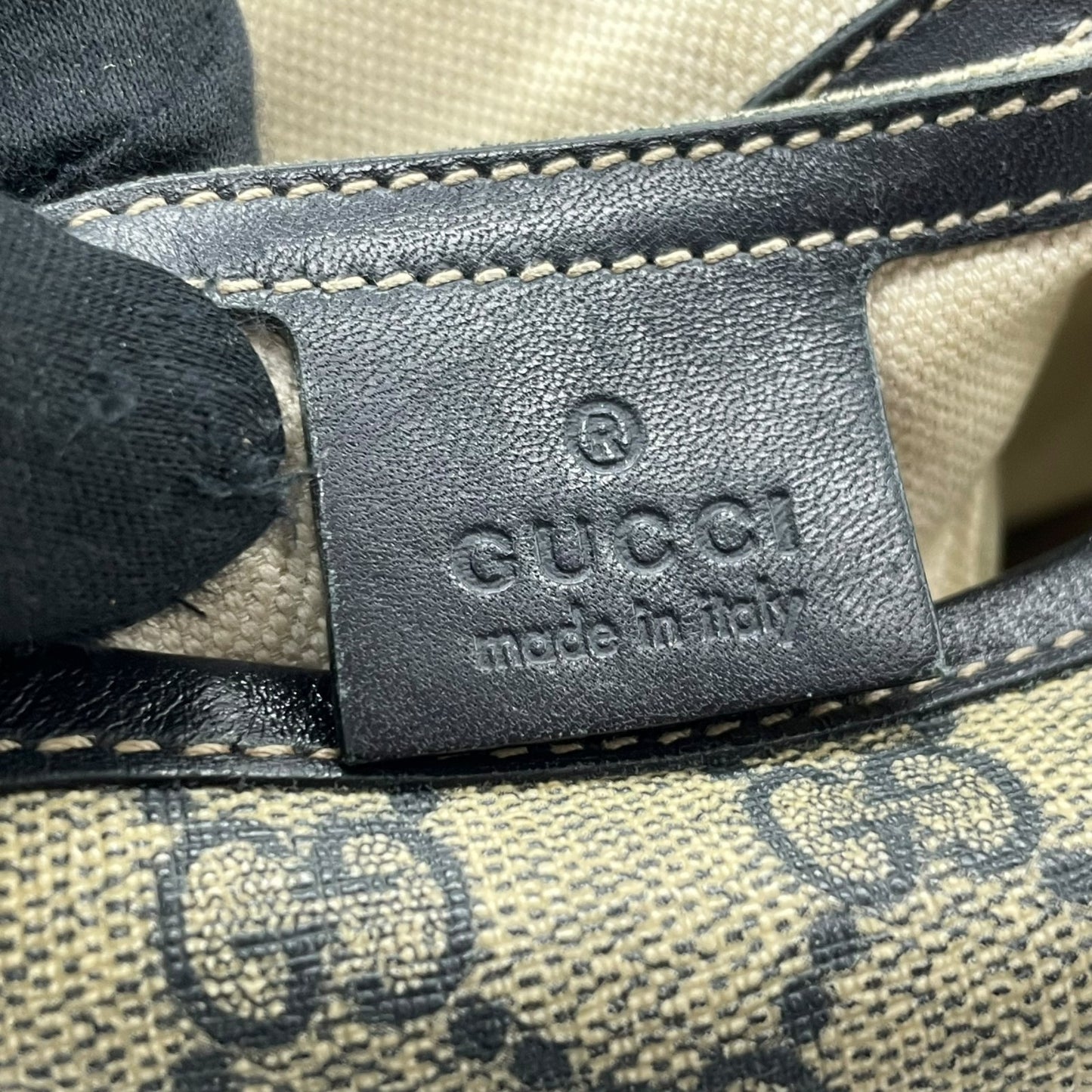 GUCCI グッチ GGスプリーム ショルダーバッグ 223666 紺 ネイビー グレー PVC レザー シルバー金具 斜め掛け可 フラップ開閉 メンズ レディース K2