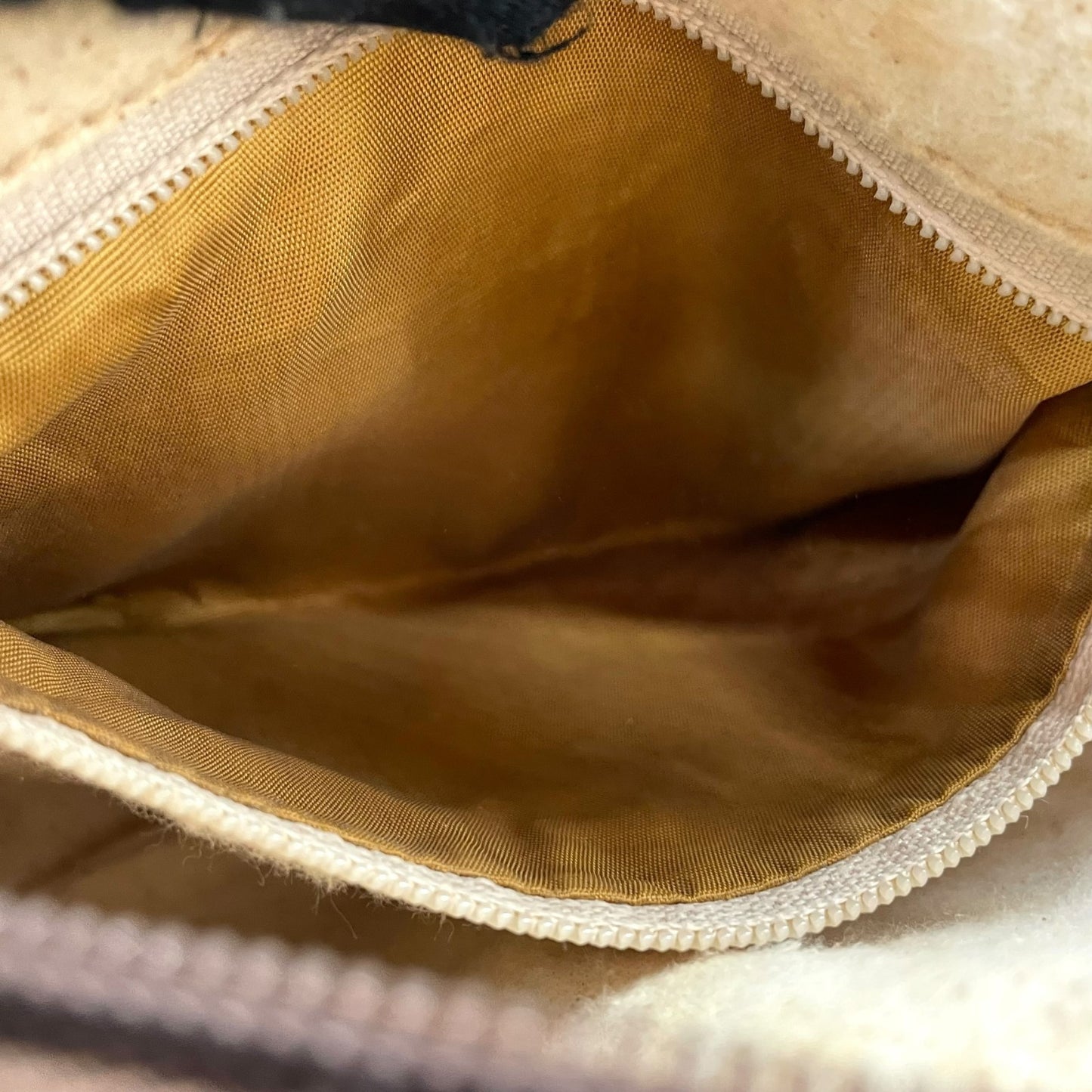 美品 GUCCI オールドグッチ GGプラス ショルダーバッグ PVC レザー グレー ブラウン ゴールド金具 ロゴ 斜め掛け可 カメラバッグ GGスプリーム ヴィンテージ レディース C3