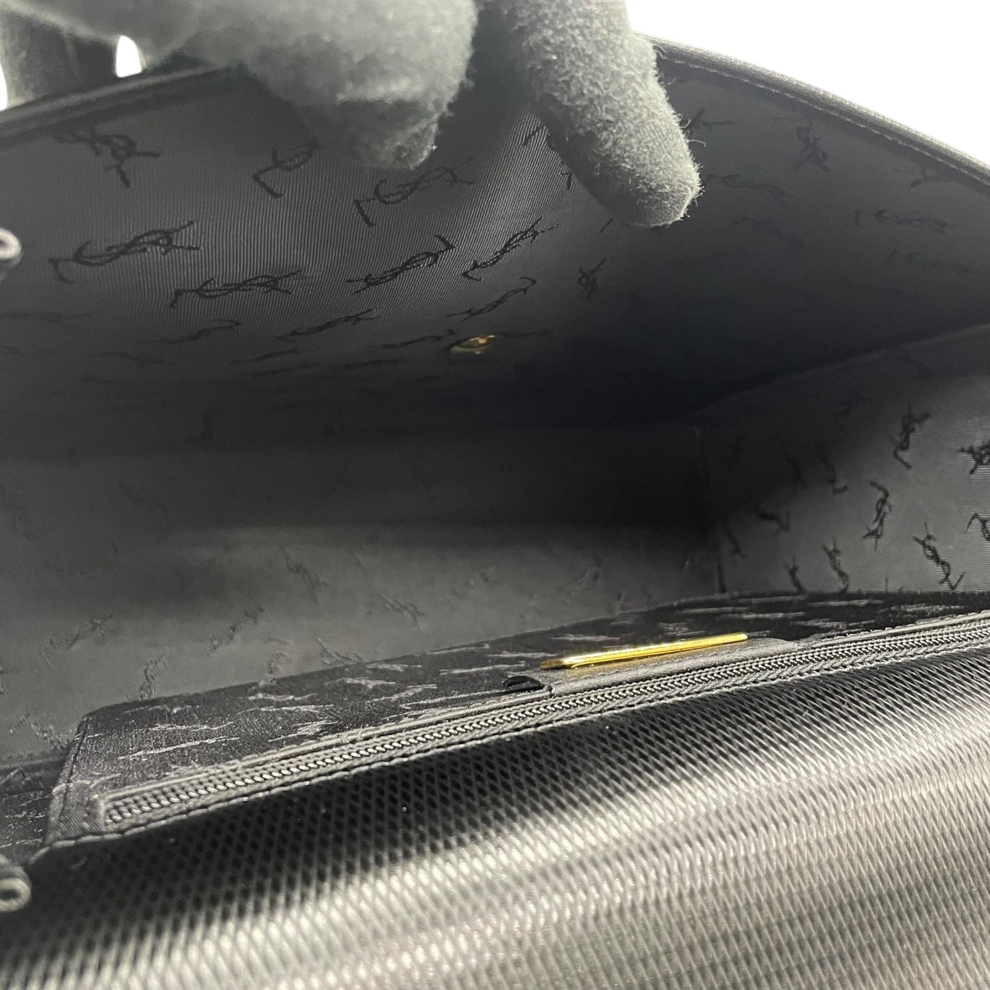 美品 Yves Saint Laurent イヴサンローラン ハンドバッグ 黒 ブラック レザー 本革 ゴールド金具 トップハンドル フラップ開閉 手提げ ロゴ フォーマル レディース ヴィンテージ A