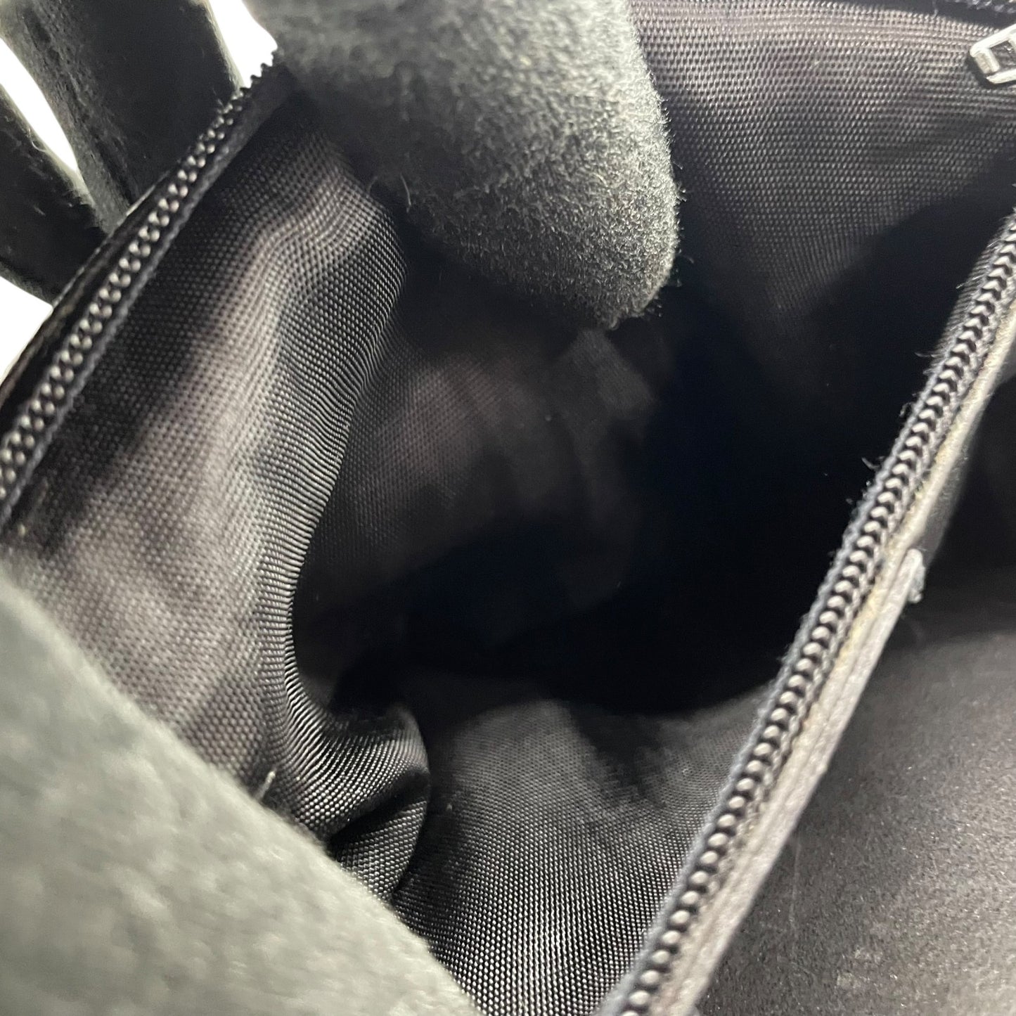 Authentic FENDI Woven Leather Shoulder Bag Black Flap Pochette Crossbody Vintage Leather Women