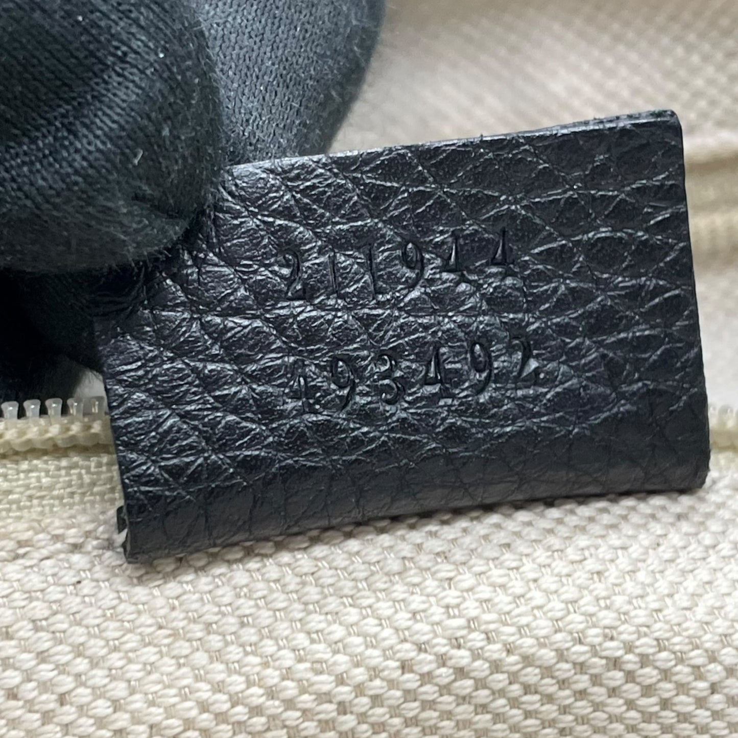 美品 GUCCI グッチ スーキー ハンドバッグ 黒 ブラック レザー シボ革 ゴールド金具 ギャザー インターロッキングG チャーム ヴィンテージ ホーボー レディース Z3