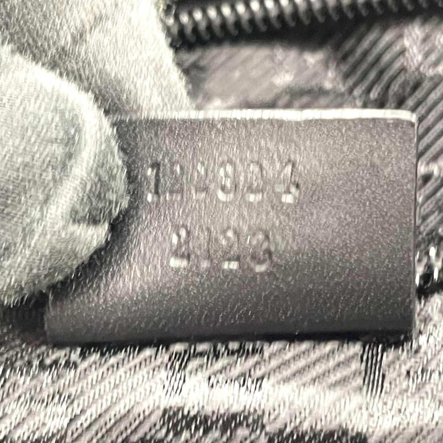 極美品 GUCCI グッチ ボストンバッグ 2WAY ハンドバッグ ブラック 黒 ナイロン 肩掛け 斜め掛け クロスボディ シルバー金具 メンズ レディース ユニセックス トラベルバッグ 大容量 Z4