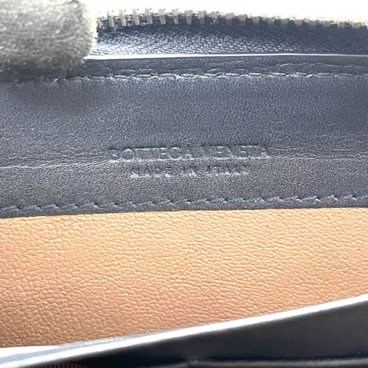 美品 BOTTEGA VENETA ボッテガヴェネタ ボッテガベネタ ラウンドファスナー 長財布 イントレチャート 紺 ネイビー レザー メンズ レディース M1