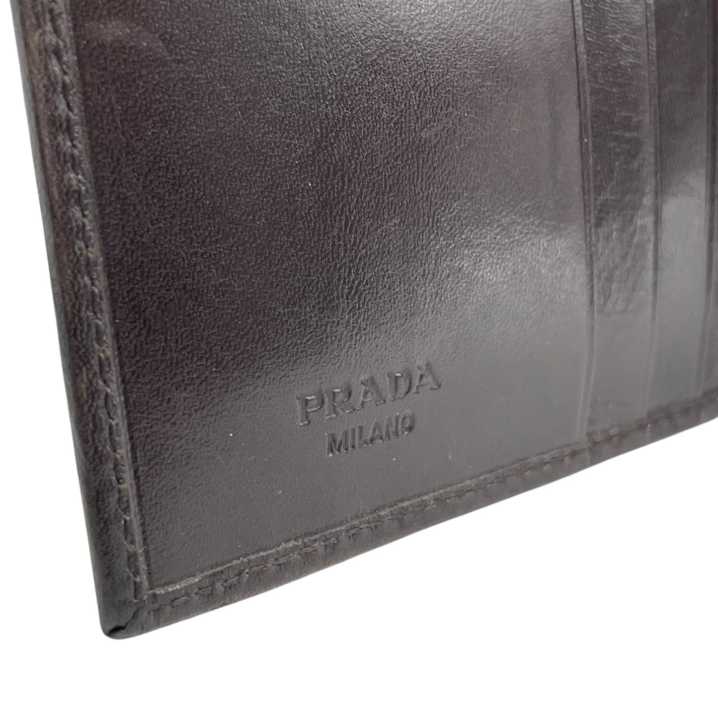 美品 PRADA プラダ 三つ折り財布 コンパクト財布 三角プレートロゴ トライアングルロゴ 茶 ダークブラウン レザー シルバー金具 メンズ レディース M5