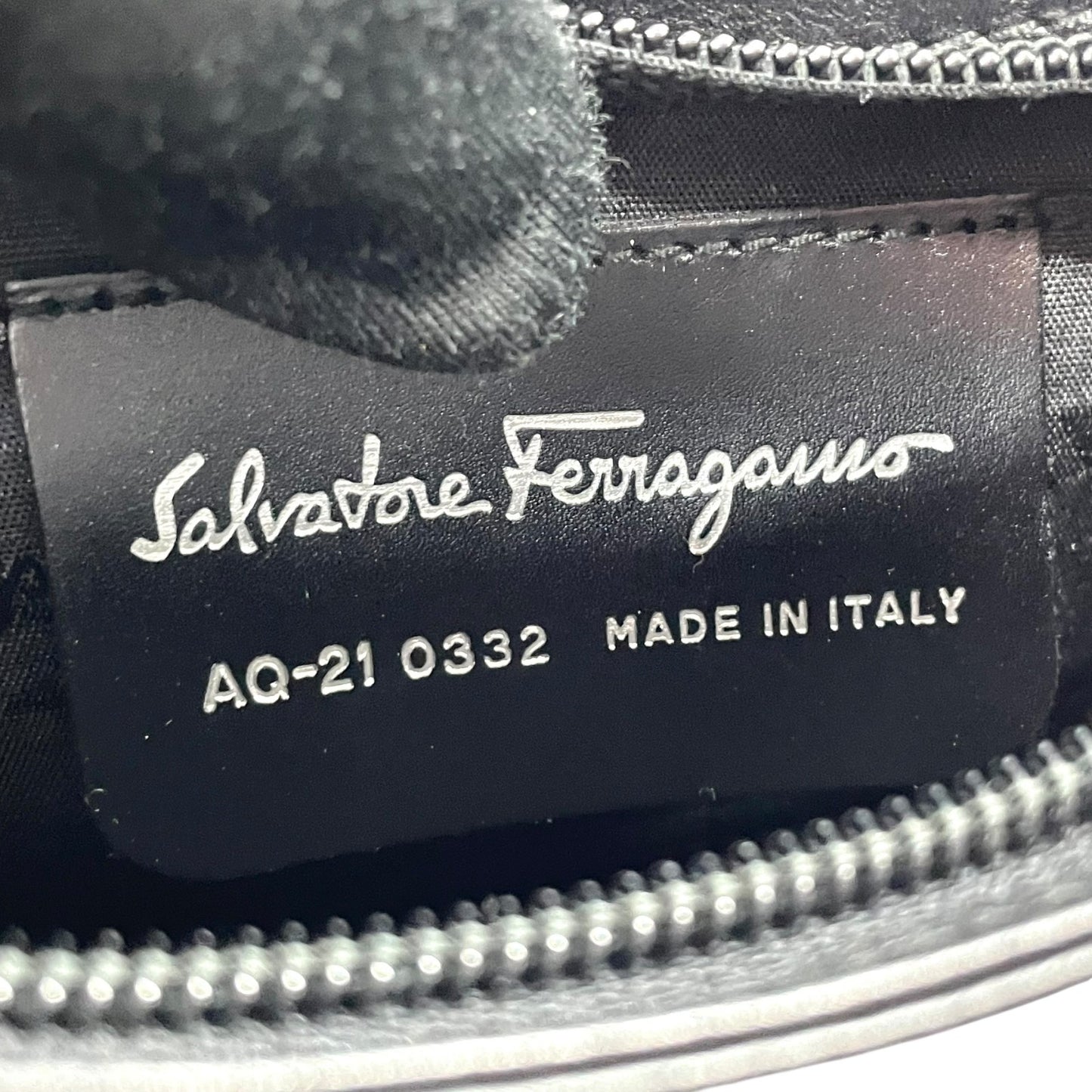 美品 Salvatore Ferragamo フェラガモ ガンチーニ ワンショルダー ショルダーバッグ レザー 黒 ブラック NERO シルバー金具 レディース B