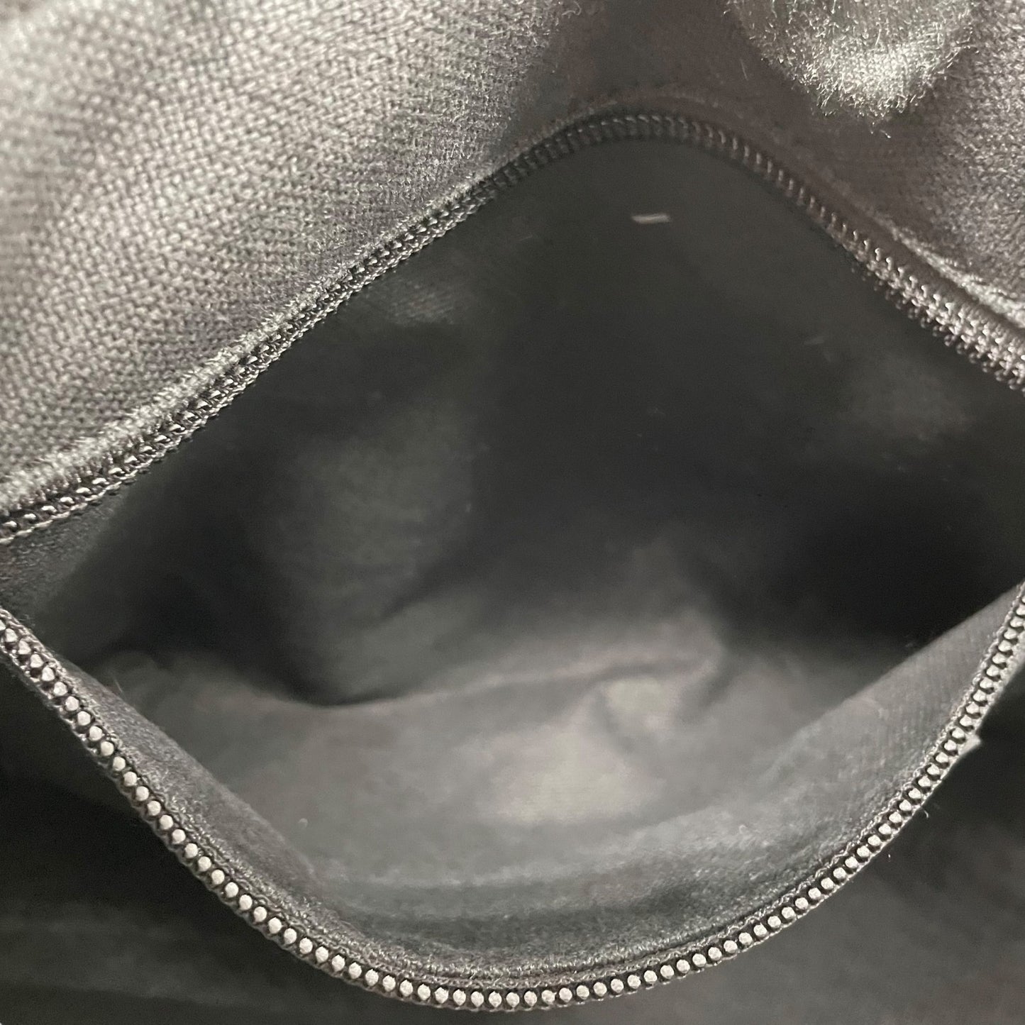 美品 BURBERRY バーバリー ワンショルダーバッグ ハンドバッグ 茶 ダークブラウン レザー シルバー金具 ロゴ型押し 肩掛け可 ファスナー開閉 ホーボー レディース K4