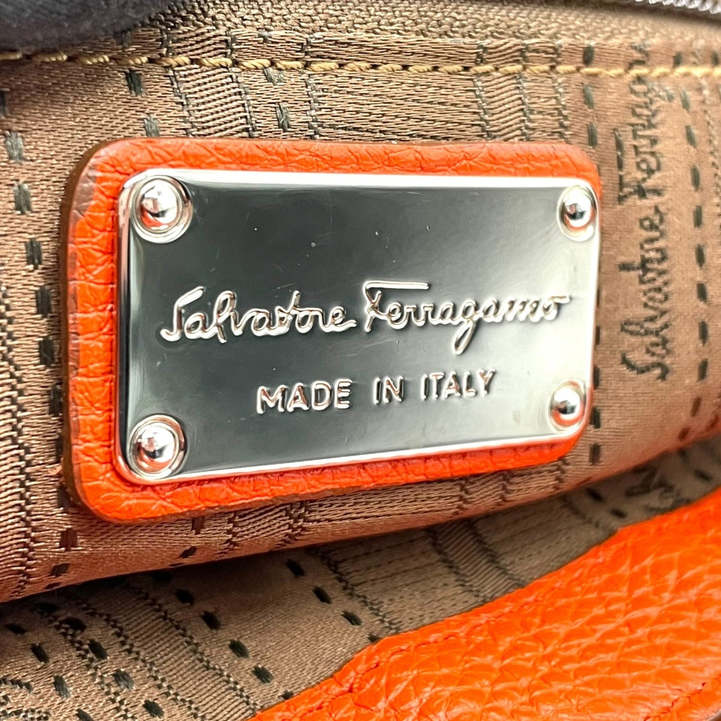 希少色 極美品 Salvatore Ferragamo フェラガモ ガンチーニ ショルダーバッグ ハンドバッグ ワンショルダー オレンジ レザー 本革 シボ革 チャーム Y2K 00s K8