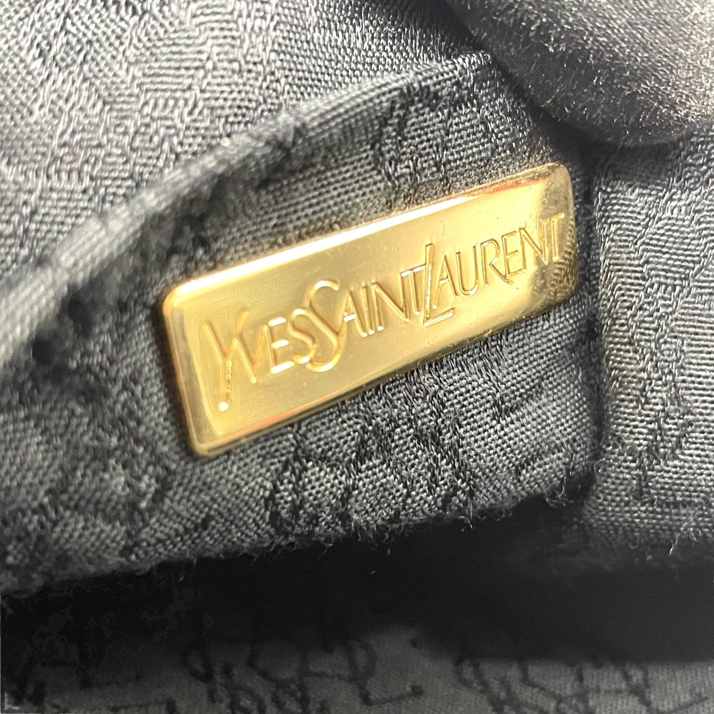 イヴサンローラン Yves Saint Laurent YSL ヴィンテージ ショルダーバッグ 赤 レッド レザー ゴールドロゴ 金金具 コンパクト A1