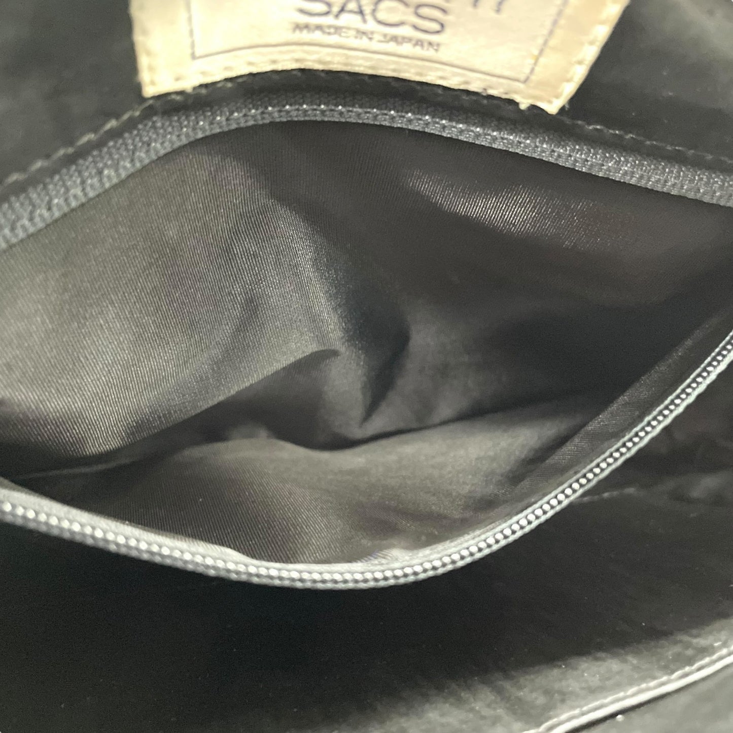 ジバンシィ Givenchy ジバンシー ロゴ金具 クラッチバッグ バイカラー 黒 ブラック 白 ホワイト レザー タッセル フリンジ ヴィンテージ S96