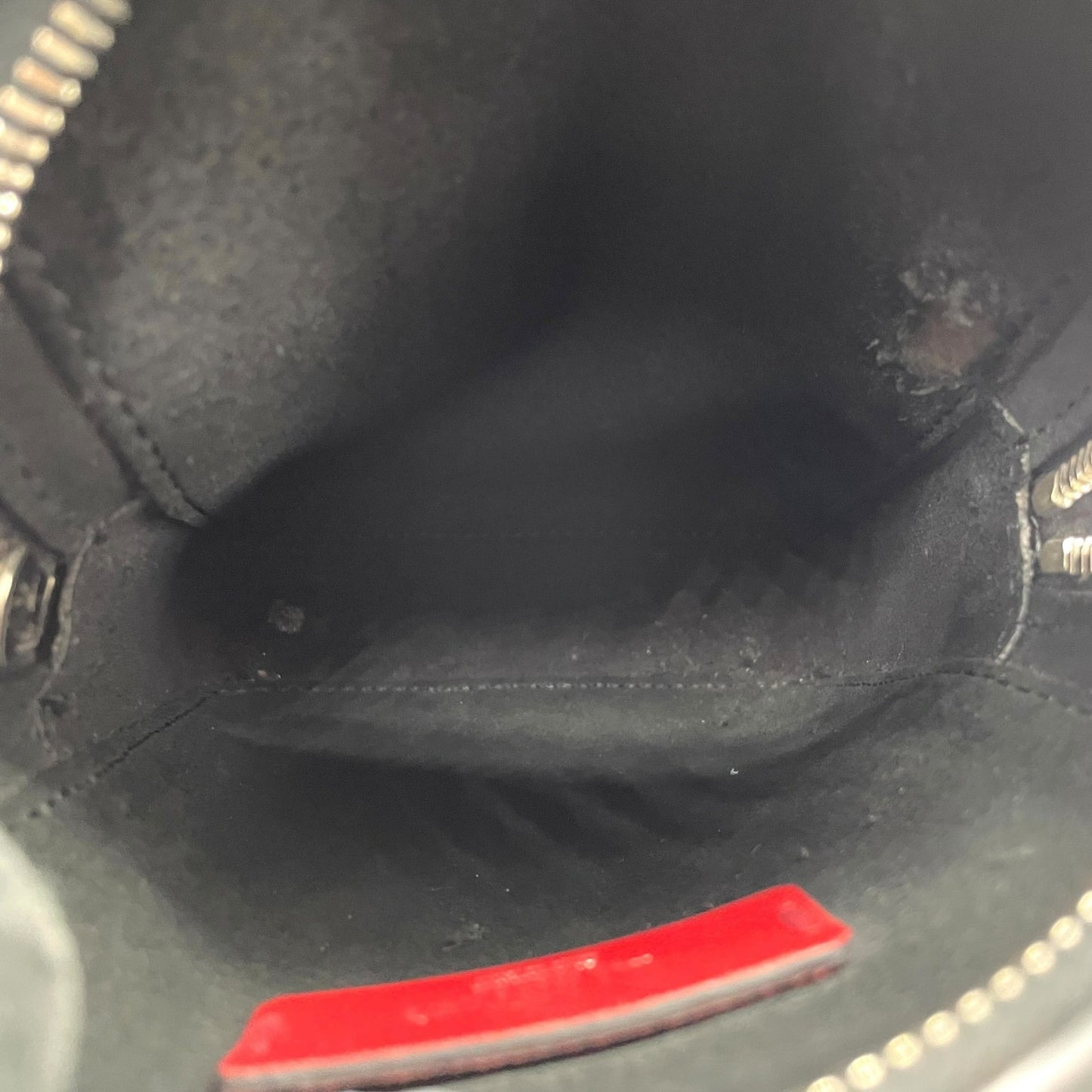 美品 ヴァレンティノ VALENTINO VLTN レザー ショルダーバッグ クロスボディ 黒 ブラック ロゴ メンズ レディース K9