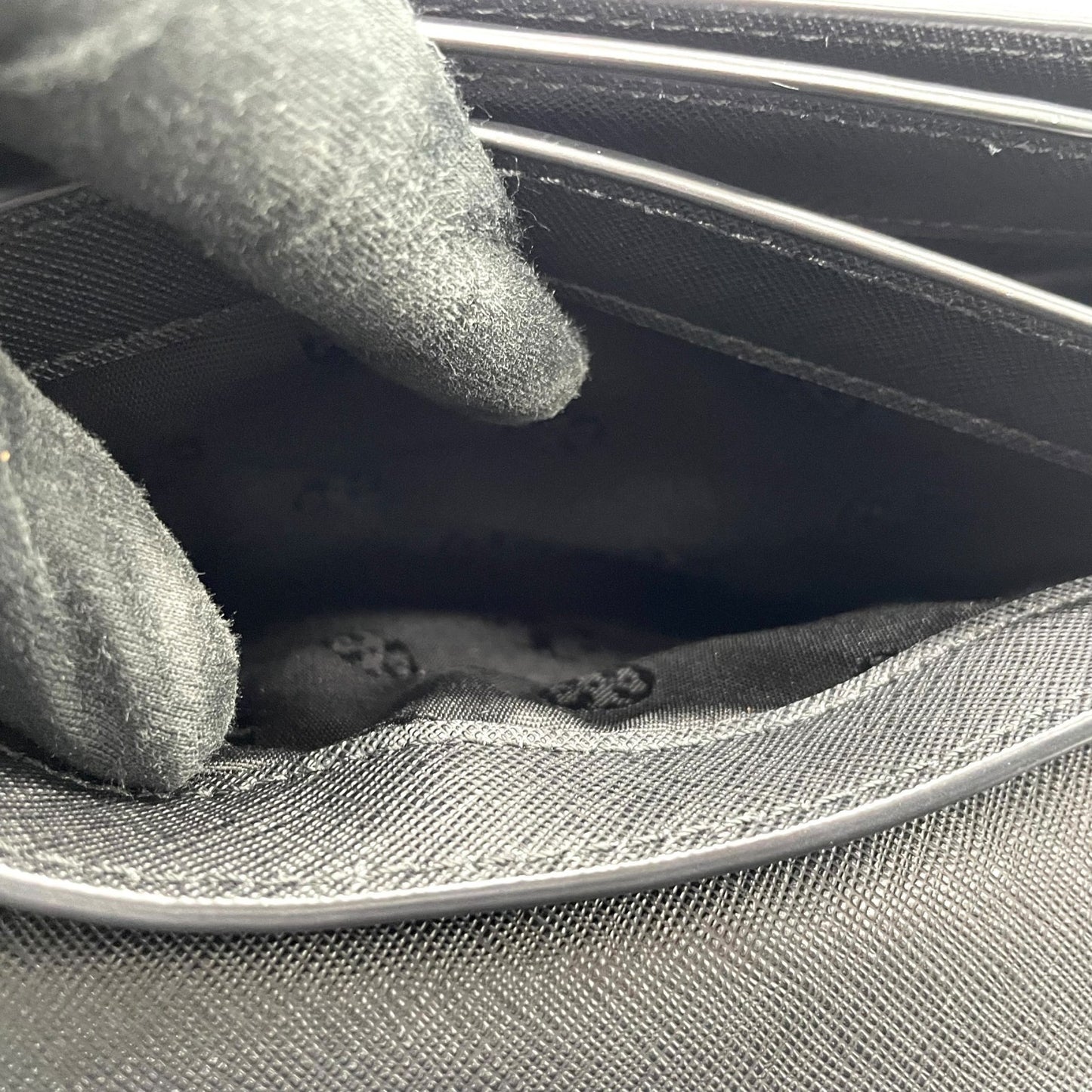 美品 トリーバーチ TORY BURCH チェーンショルダーバッグ ハンドバッグ 肩掛け 型押し 2WAY 黒 ブラック 金 ゴールド レザー ミニバッグ A1