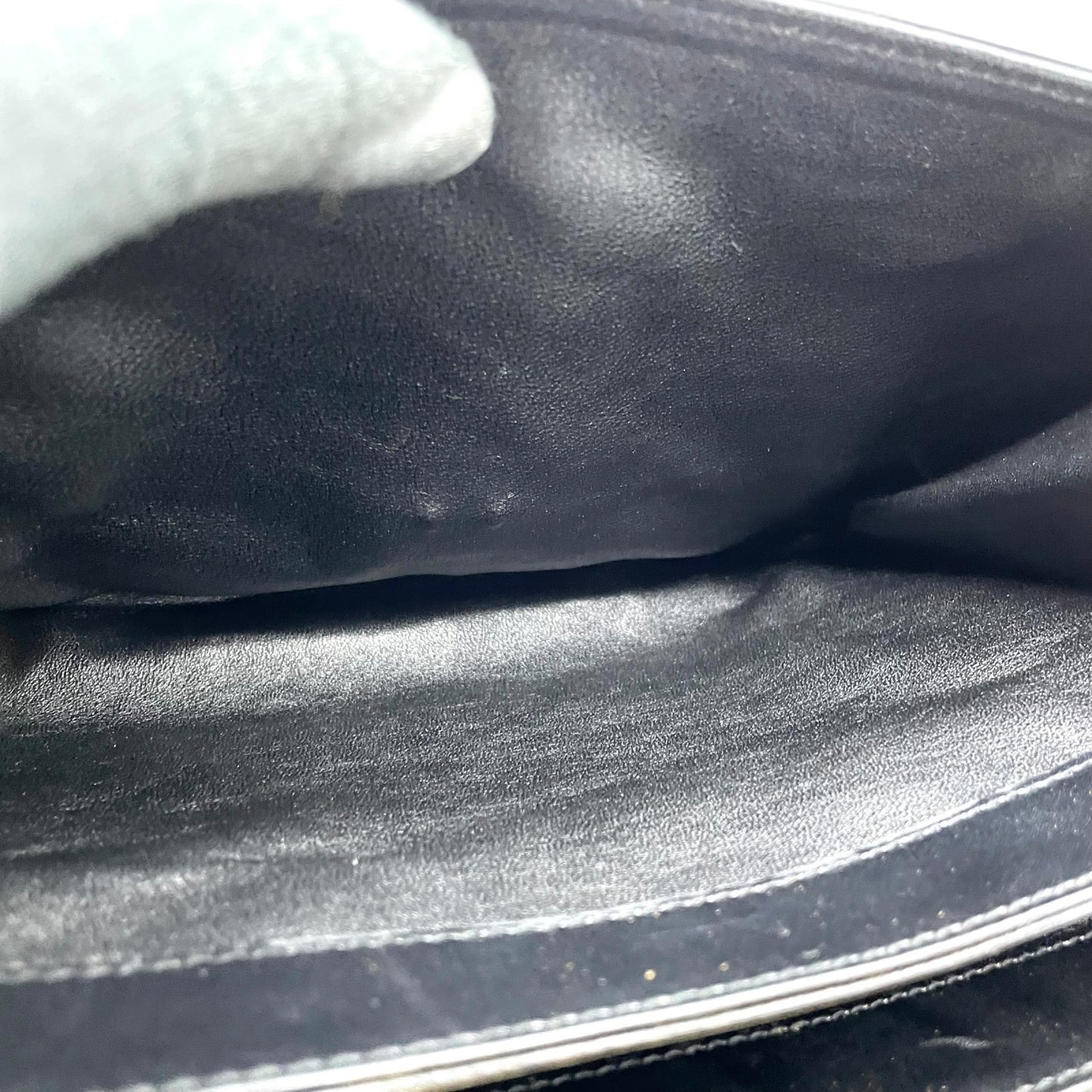 バリー BALLY ショルダーバッグ ヴィンテージ レザー 黒 ブラック 金金具 ゴールド金具 3層 フラップ 高級感 C3