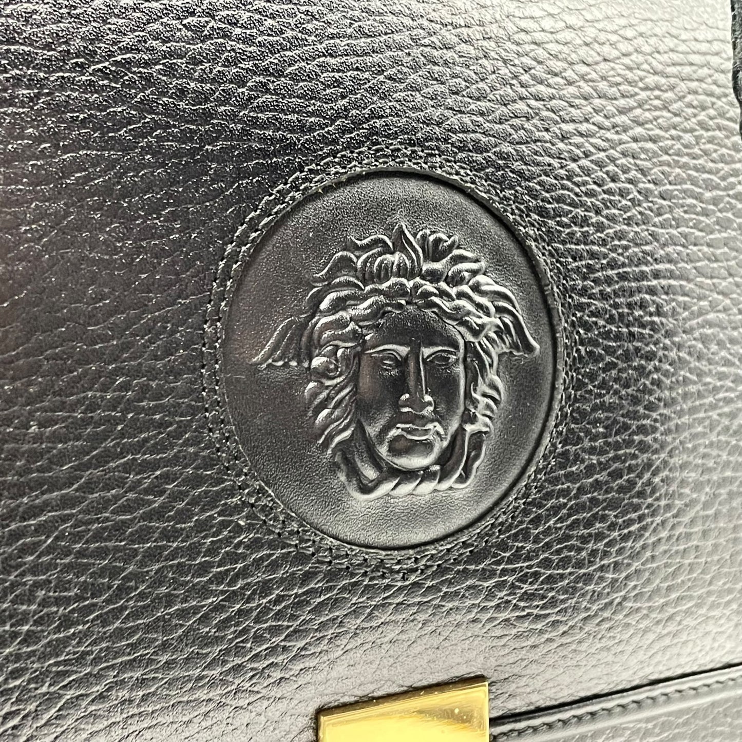 美品 ヴェルサーチ VERSACE メデューサ レザー ブリーフケース 書類バッグ ビジネスバッグ 黒 ブラック ゴールド金具 メンズ E