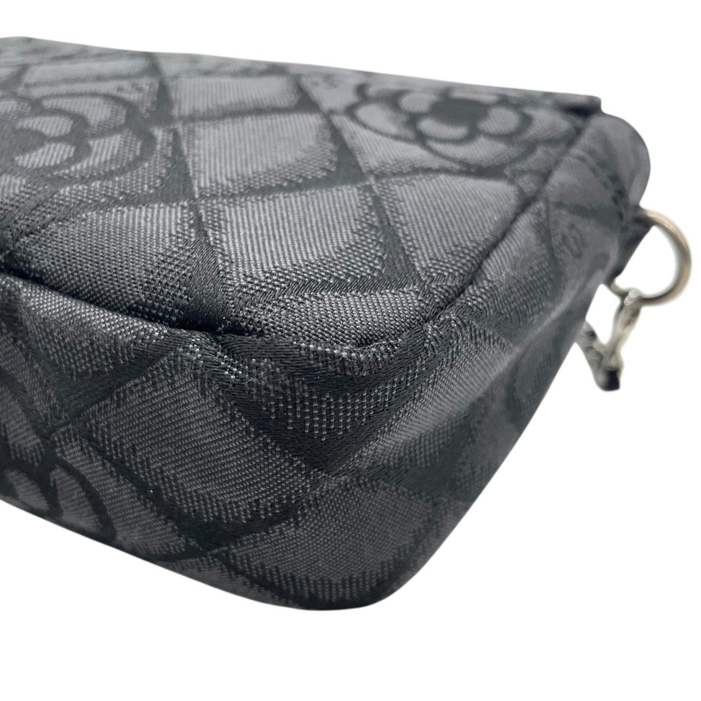 未使用級 クレイサス CLATHAS ショルダーバッグ ミニバッグ 黒 ブラック キャンバス シルバー金具 チェーンショルダー カメリア柄 ロゴ 斜め掛け可 レディース E6