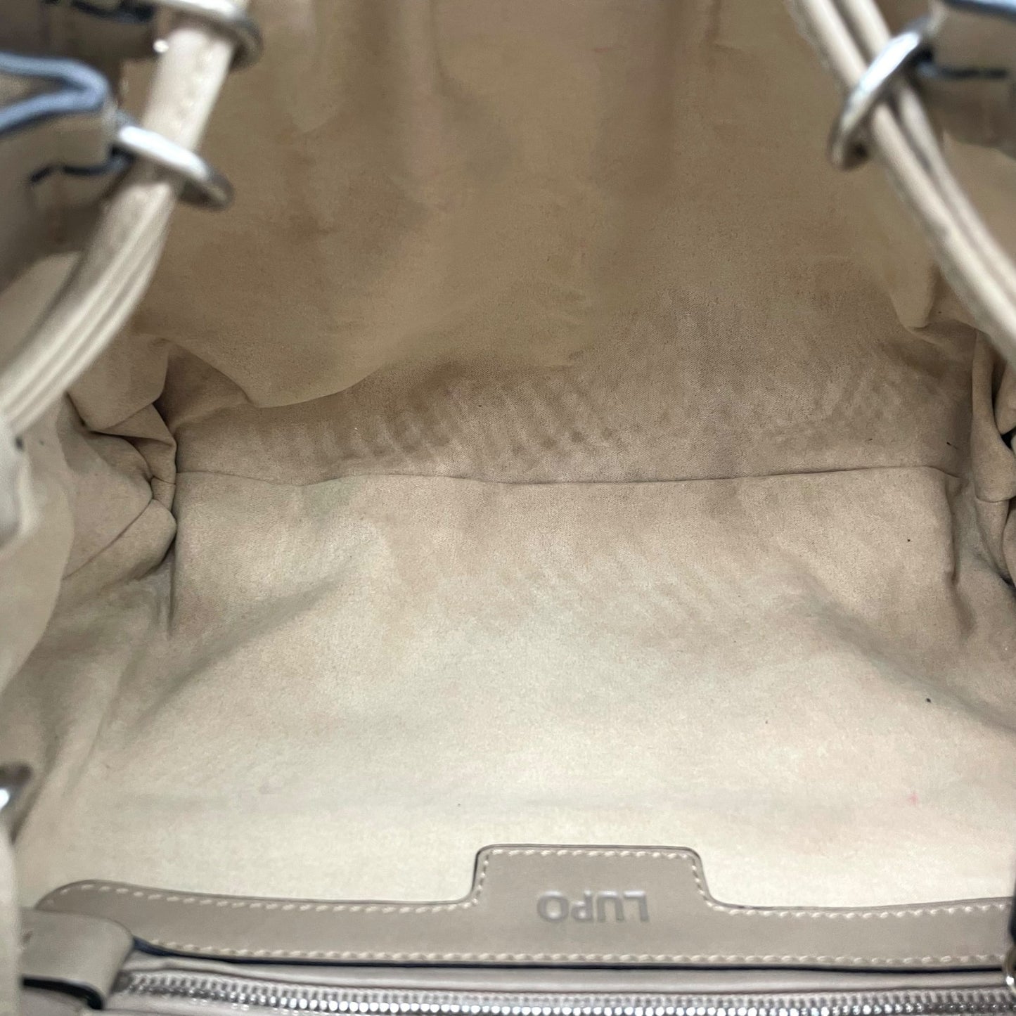 美品 ルポ LUPO ハンドバッグ グレージュ ベージュ レザー ショルダーストラップ付 肩掛け 2WAY フラップデザイン 上品カラー C6