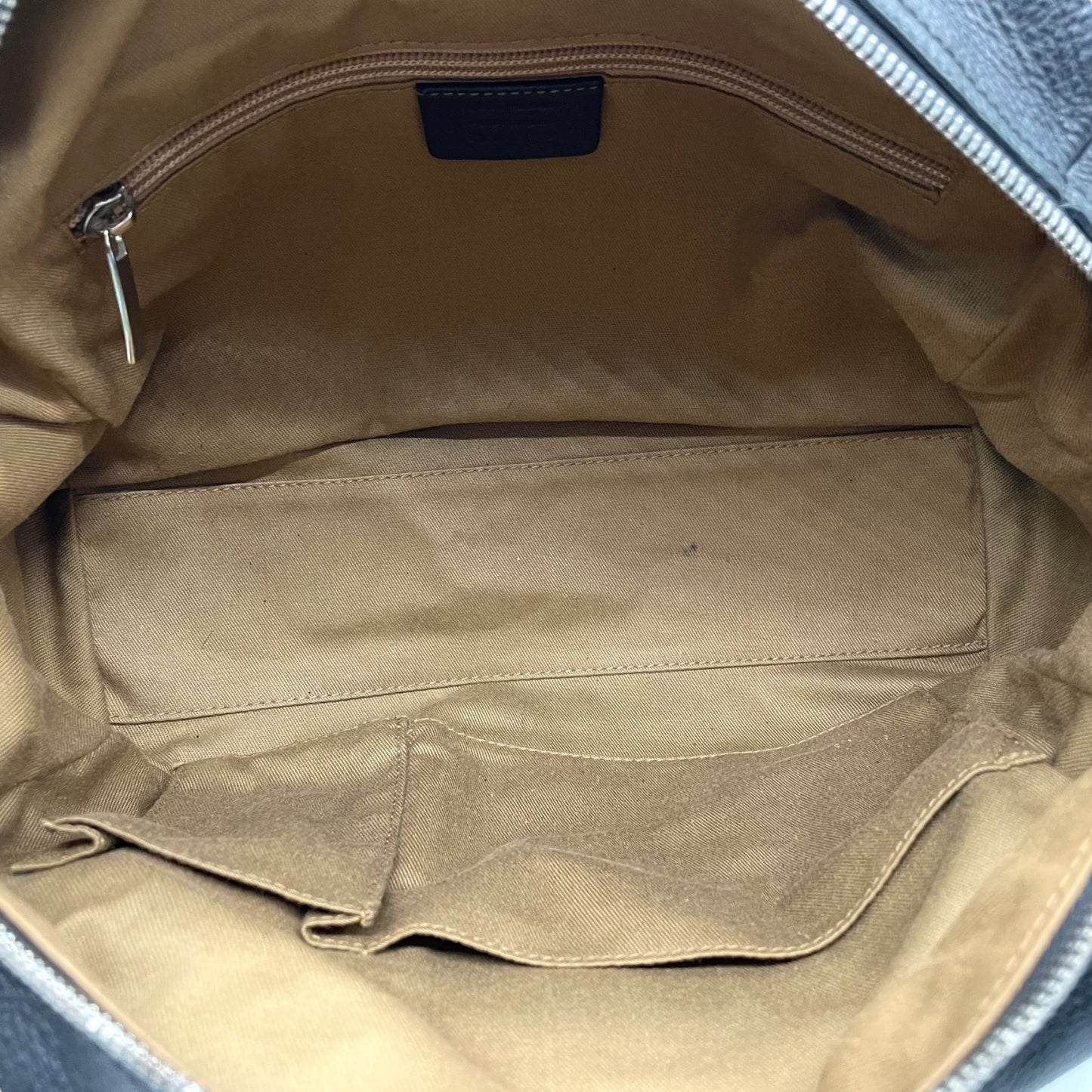 美品 サルヴァトーレ フェラガモ Salvatore Ferragamo ガンチーニ ハンドバッグ ミニボストン ワンショルダー ブラック 黒 NERO レザー シルバー金具 ロゴ 肩掛け可 レディース A