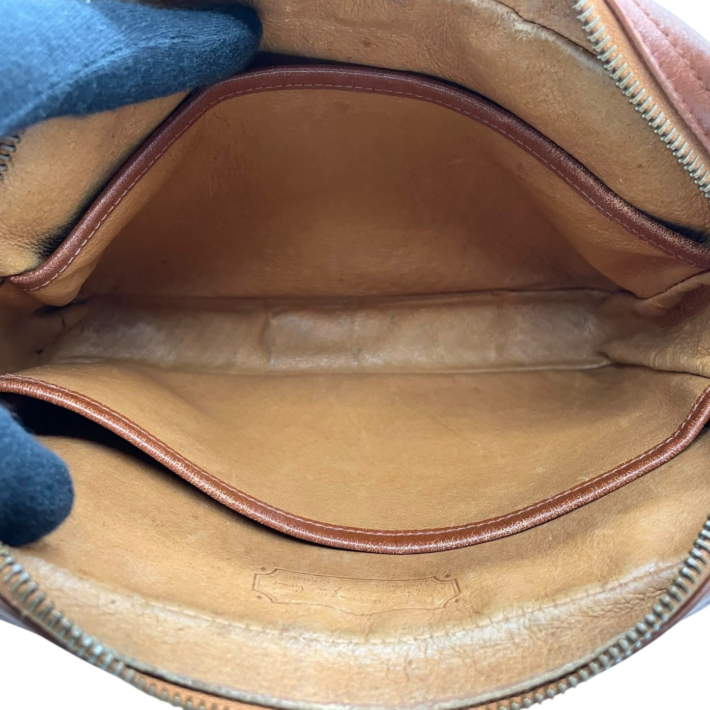 エムシーエム MCM ヴィセトス ショルダーバッグ ボディバッグ カメラバッグ 茶 ブラウン コニャック シグネチャー レザー ゴールド金具 斜め掛け可 レディース S12