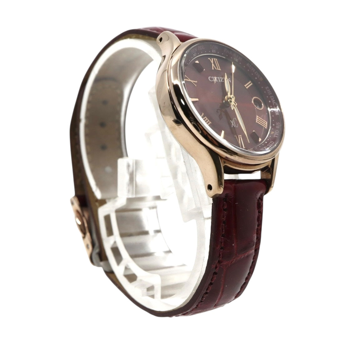 【美品】シチズン xC クロスシー 腕時計 エコドライブ電波時計 H246 チタン ローズゴールド レッド サンバースト レザーベルト レディース G4