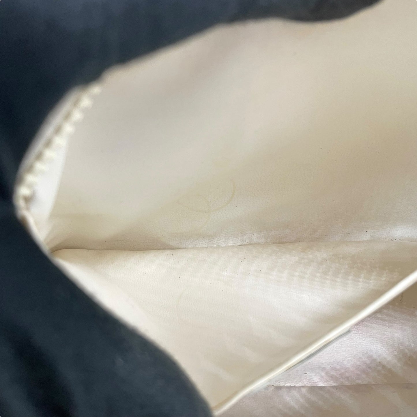 Authentic CELINE White Leather Shoulder Bag Trionf Camera Bag Gold Hardware Vintage Women's