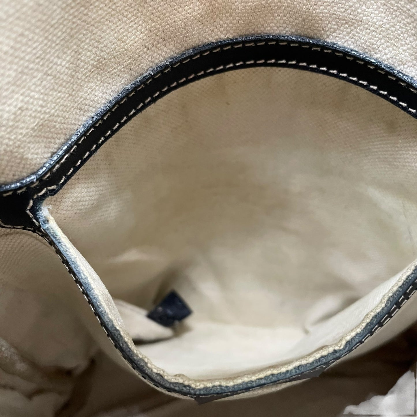 GUCCI グッチ GGスプリーム ショルダーバッグ 223666 紺 ネイビー グレー PVC レザー シルバー金具 斜め掛け可 フラップ開閉 メンズ レディース K2