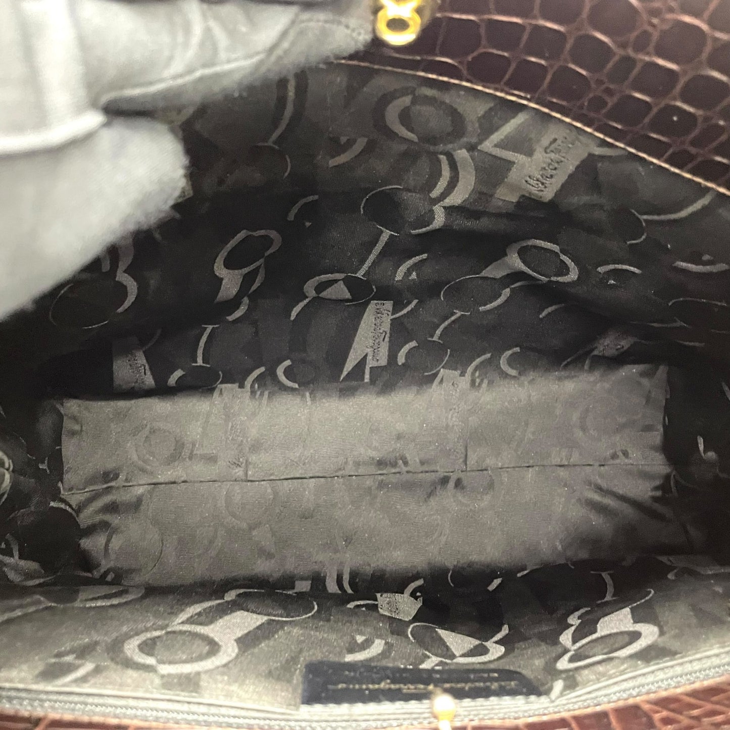 美品 Salvatore Ferragamo サルヴァトーレフェラガモ トートバッグ ハンドバッグ ヴァラ クロコ型押し 茶 ブラウン ゴールド金具 ワンショルダー 肩掛け可 ヴィンテージ レディース B