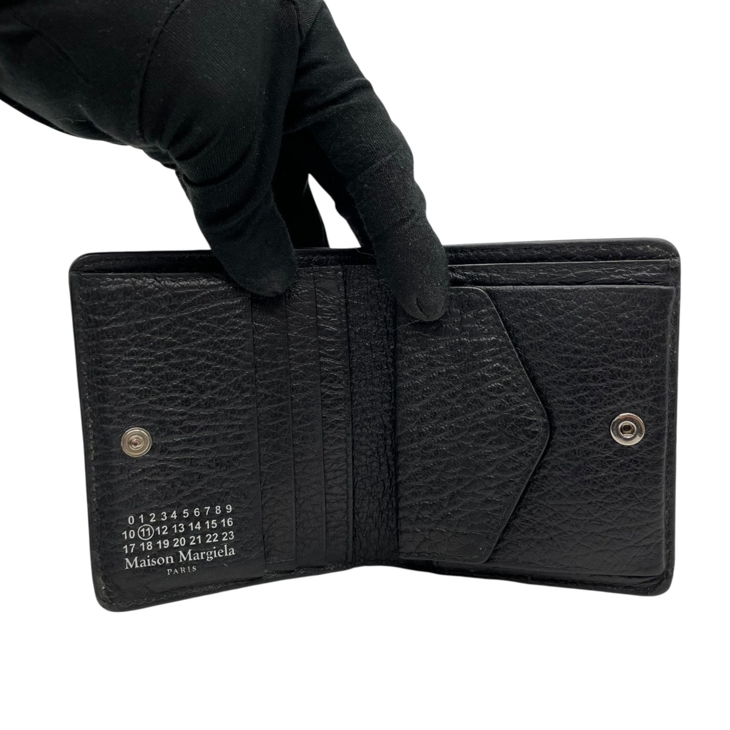 Maison Margiela マルジェラ 二つ折り財布 コンパクト ミニ財布 黒 ブラック レザー S56UI0140 カレンダータグ 4ステッチ メンズ レディース M5