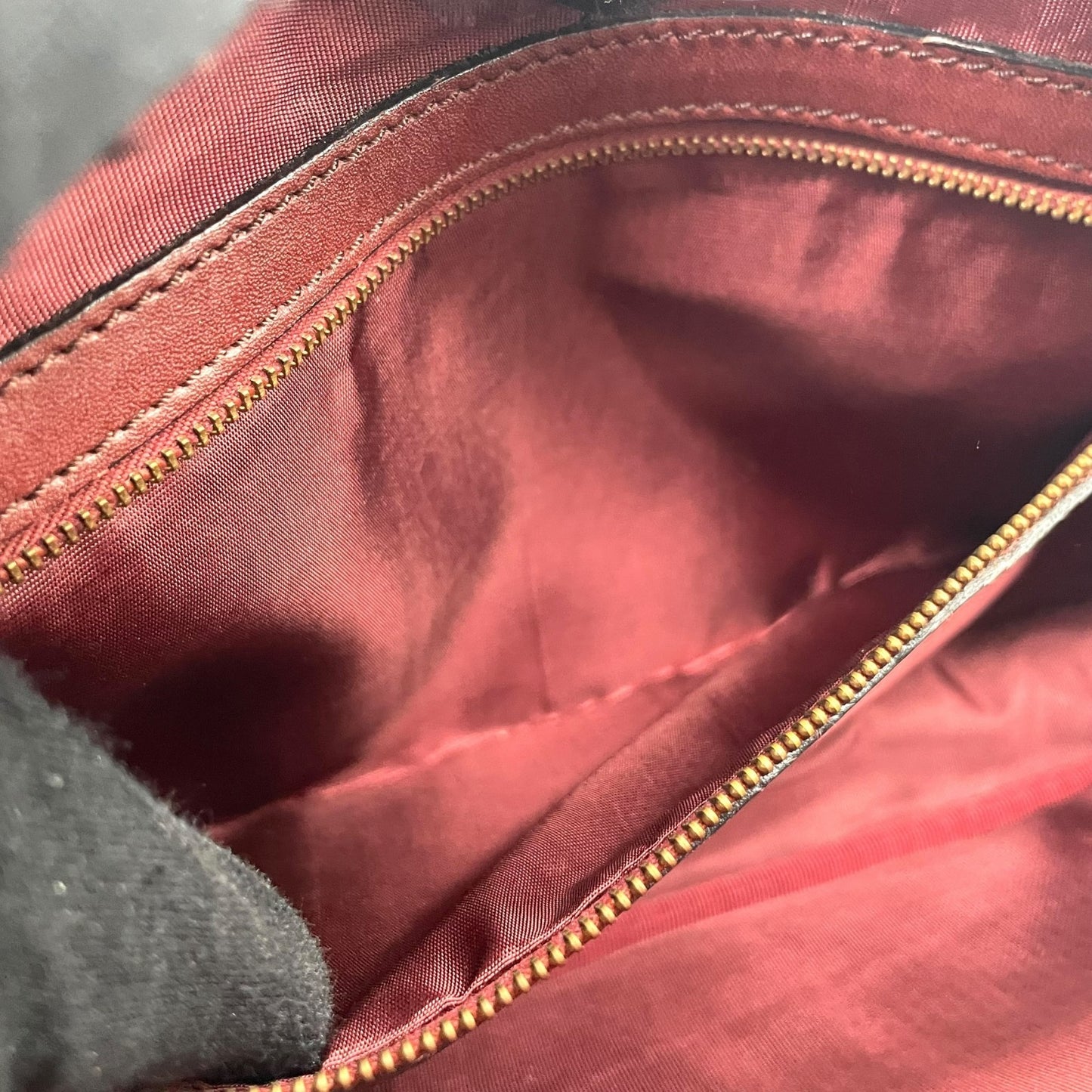 Cartier カルティエ マストライン ショルダーバッグ 赤 ボルドー ワインレッド レザー ゴールド金具 ファスナー開閉 肩掛け可 レディース ヴィンテージ K10