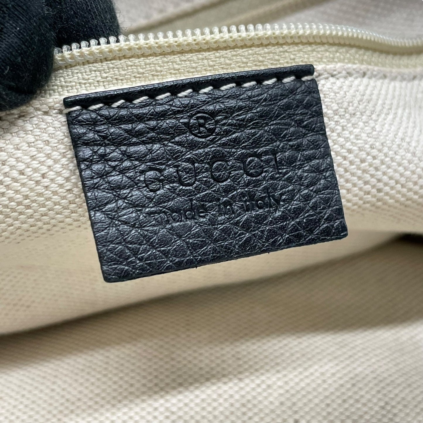 美品 GUCCI グッチ スーキー ハンドバッグ 黒 ブラック レザー シボ革 ゴールド金具 ギャザー インターロッキングG チャーム ヴィンテージ ホーボー レディース Z3