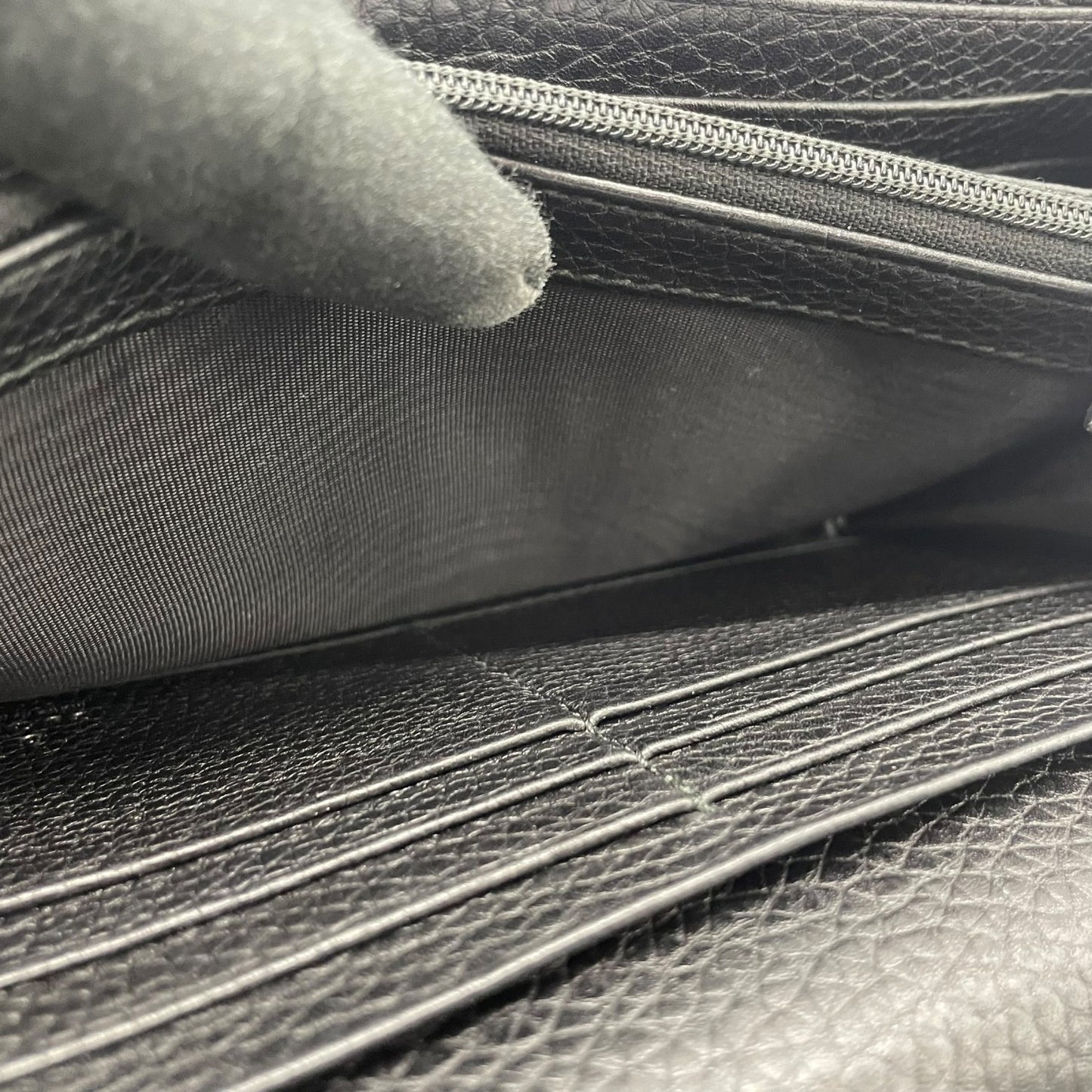 GUCCI グッチ GGマーモント 長財布 レザー 黒 ブラック ゴールド金具 箱付き レディース W2